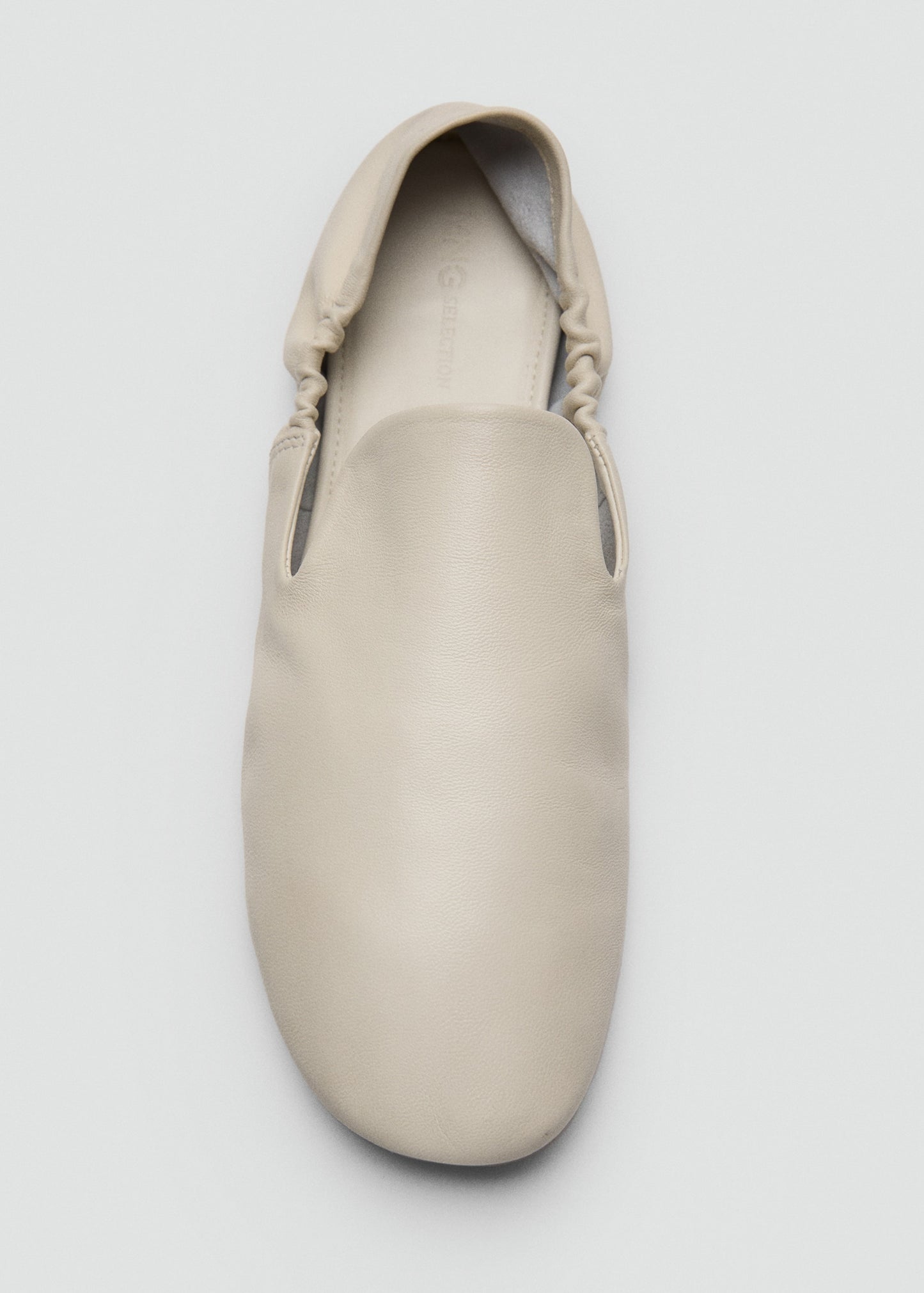 100% leather gathered shoes