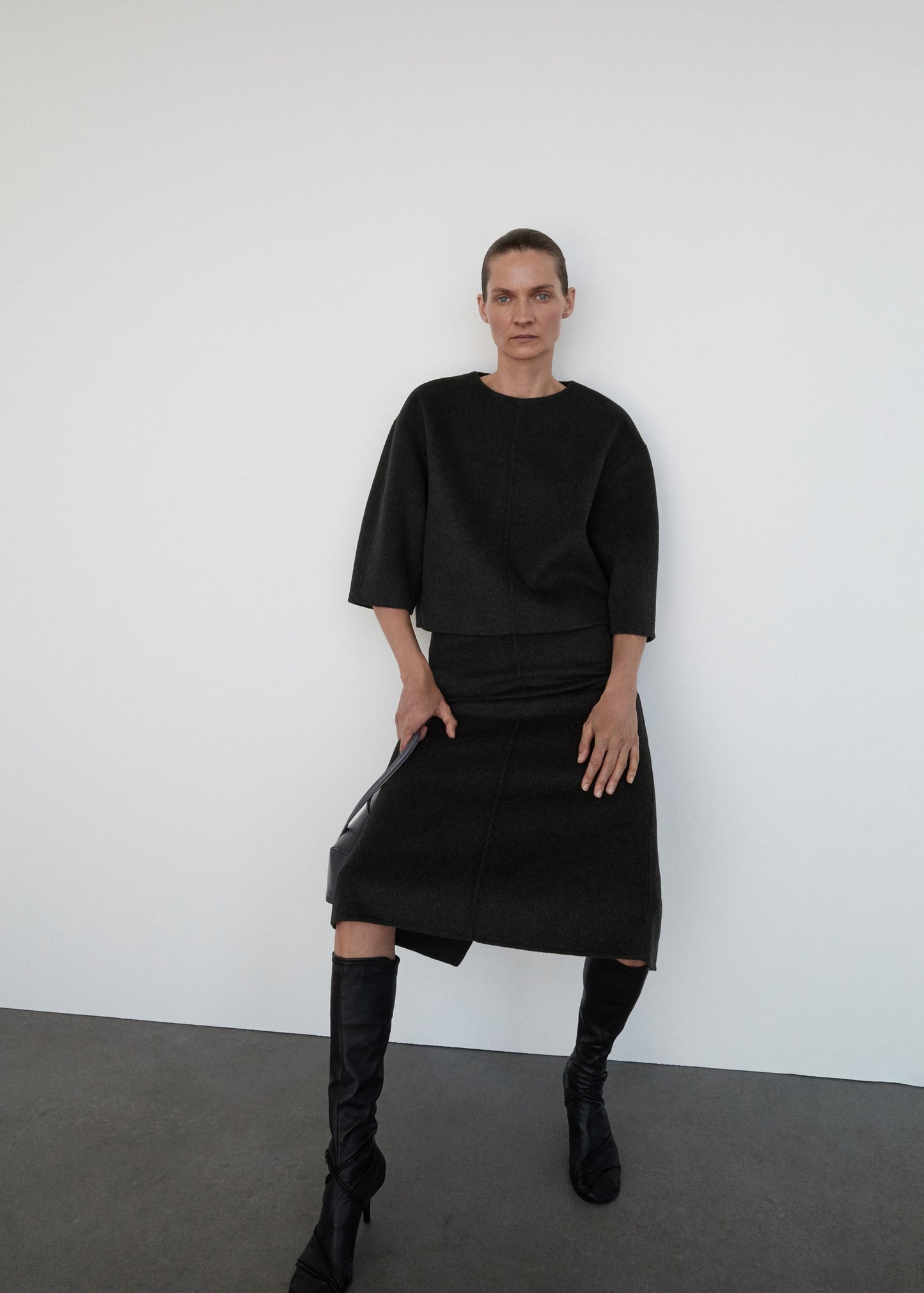 Wool top with three-quarter sleeve