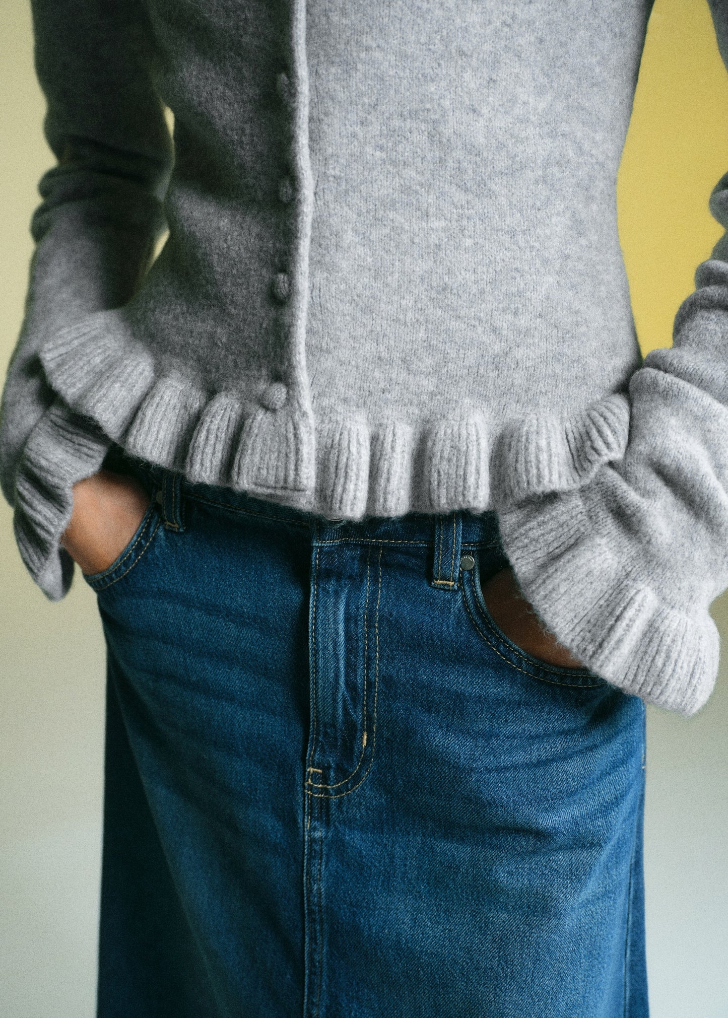 Ruffle knit cardigan
