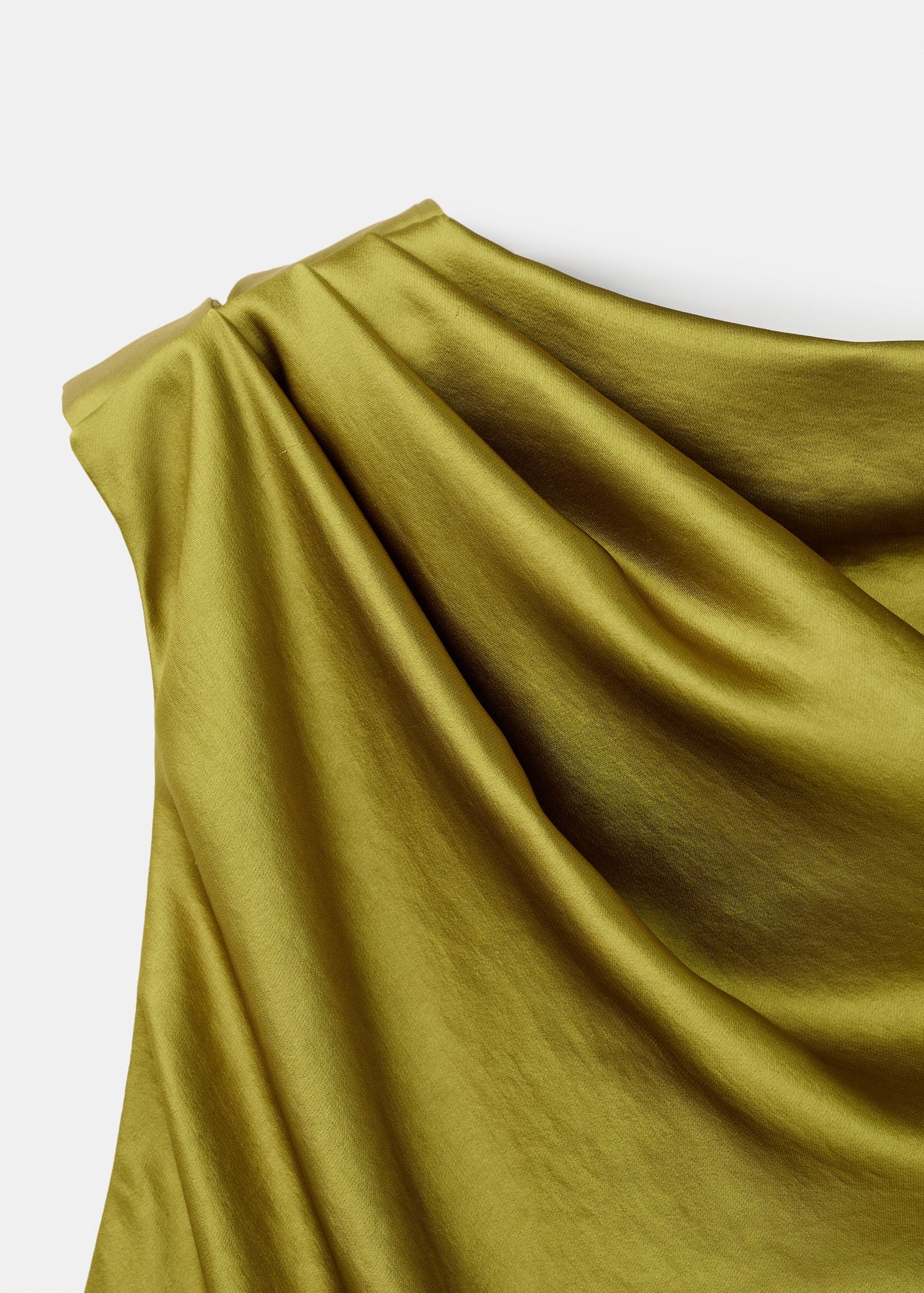 Open-back satin-effect dress