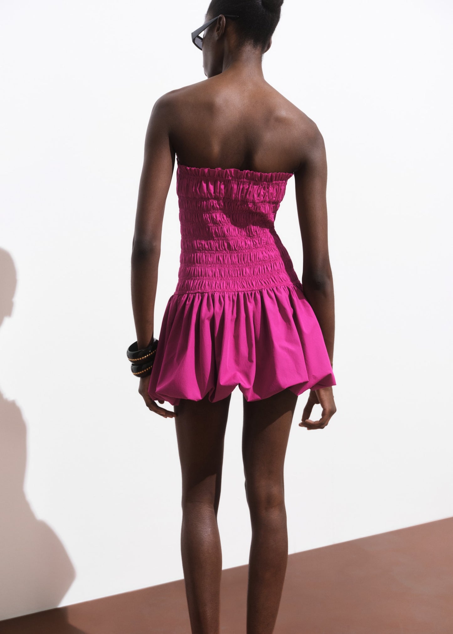 Short gathered balloon dress