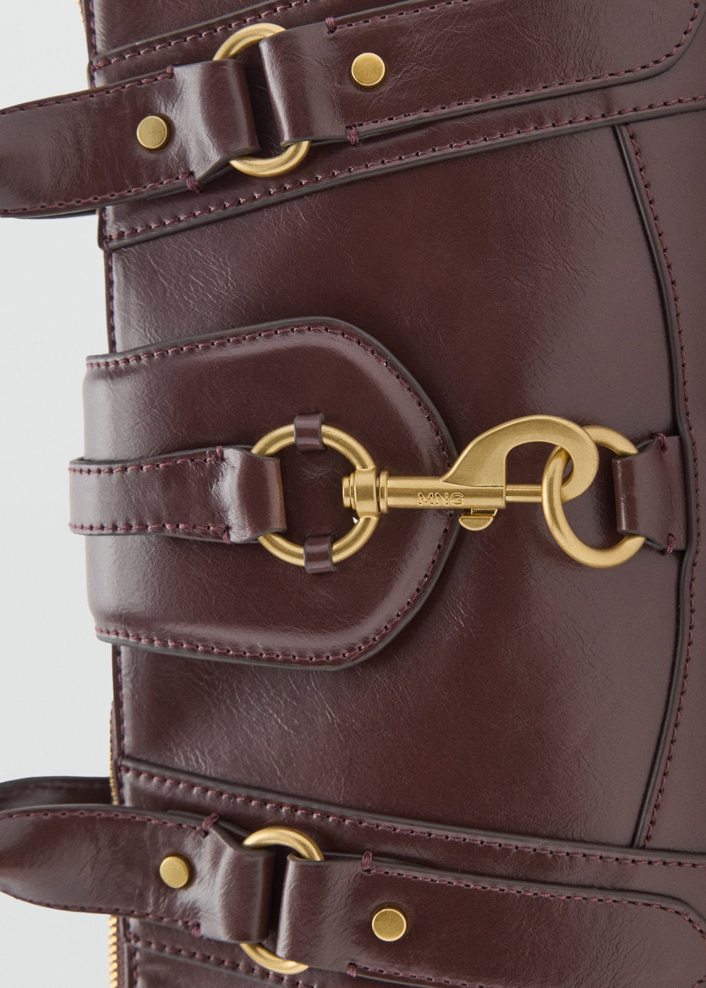Medium shoulder bag with snap hook