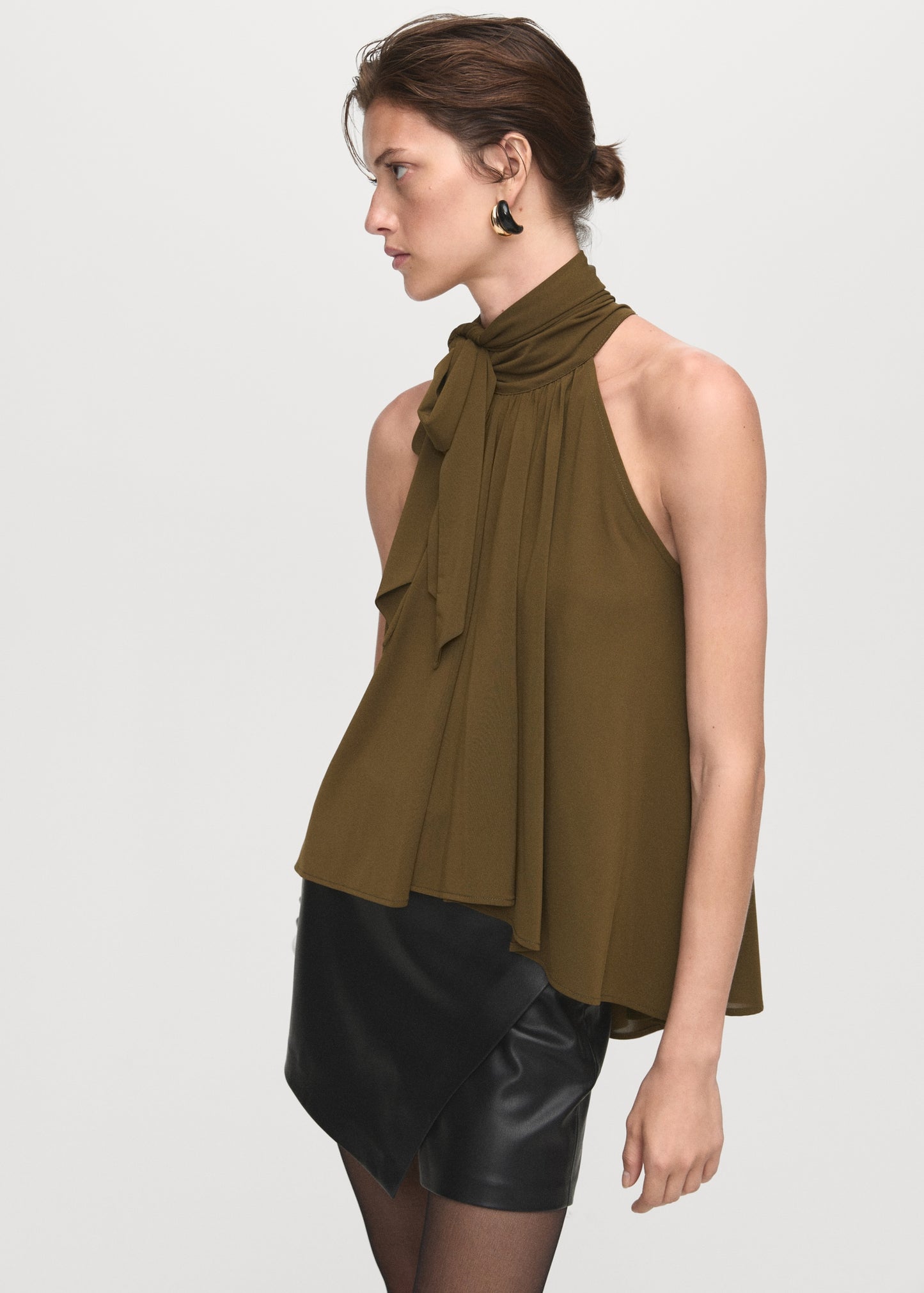 Bow halter top