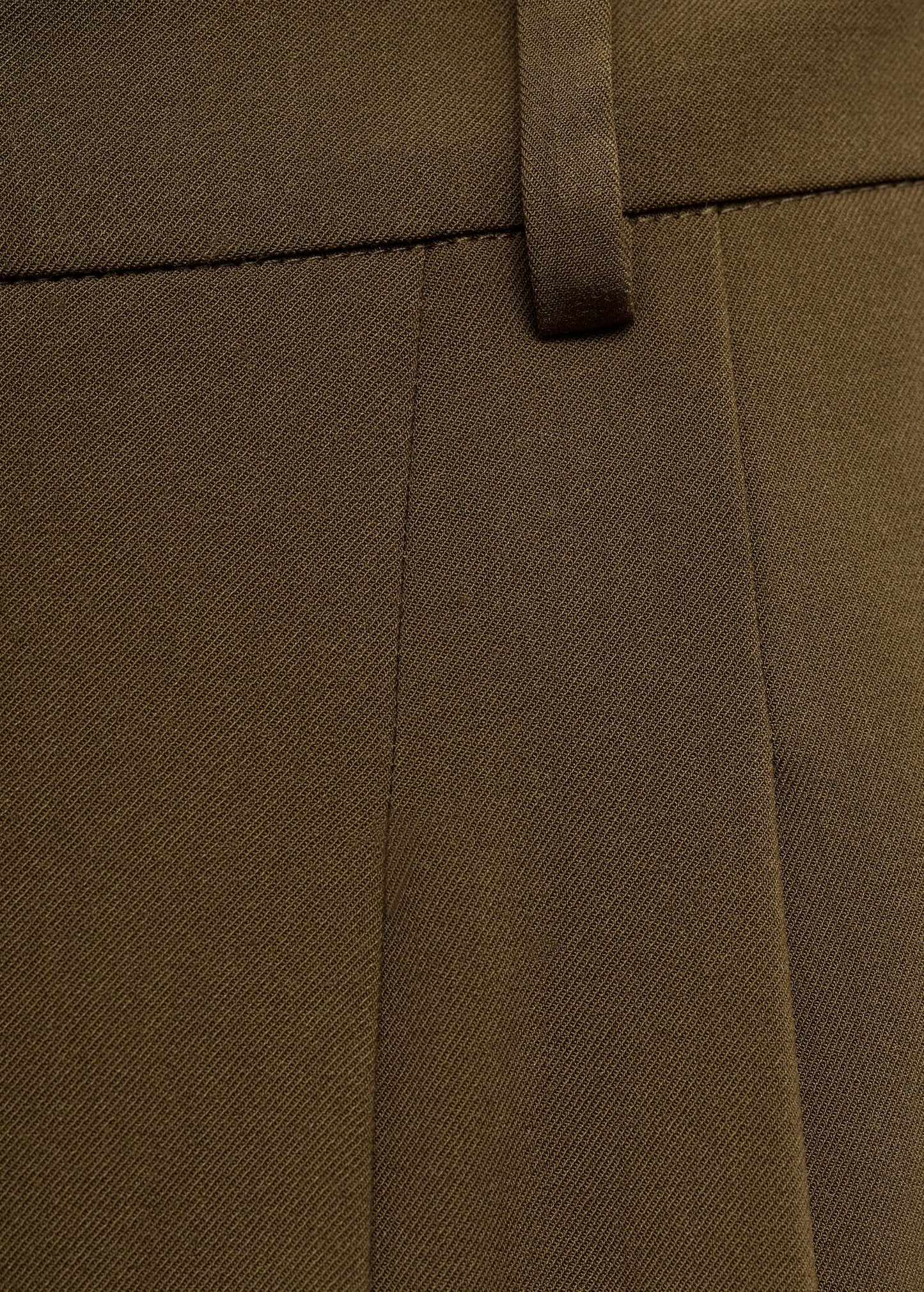 Wide-leg mid-rise pleated trousers