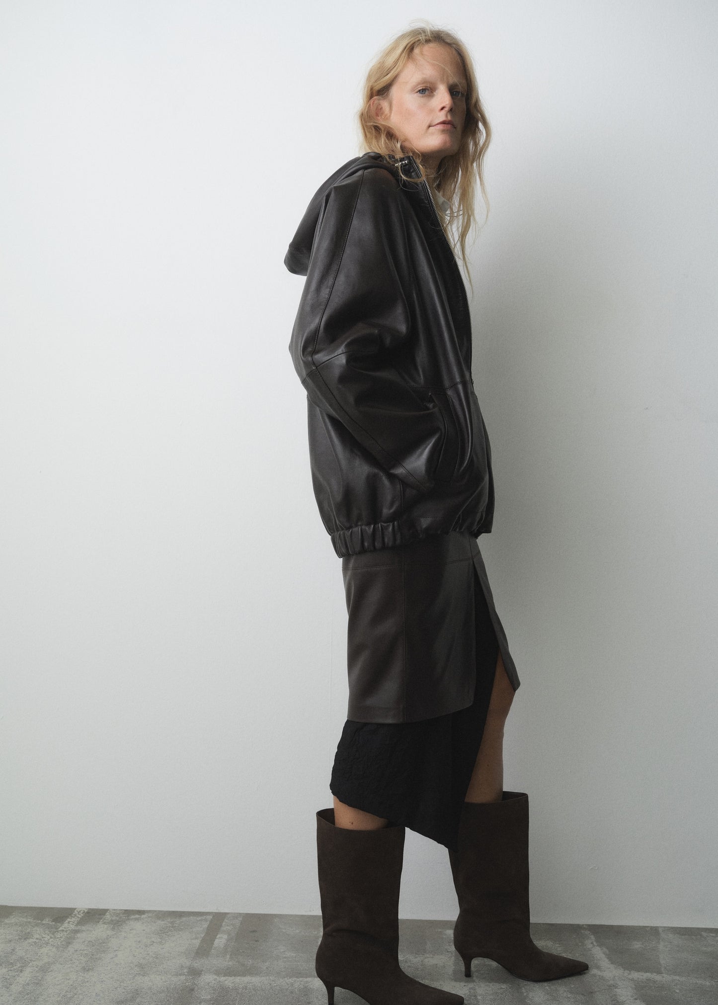 Suede ankle boot with kitten heel