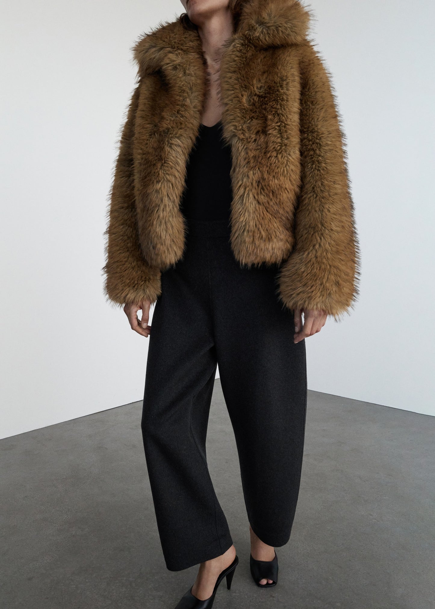 Wool balloon trousers
