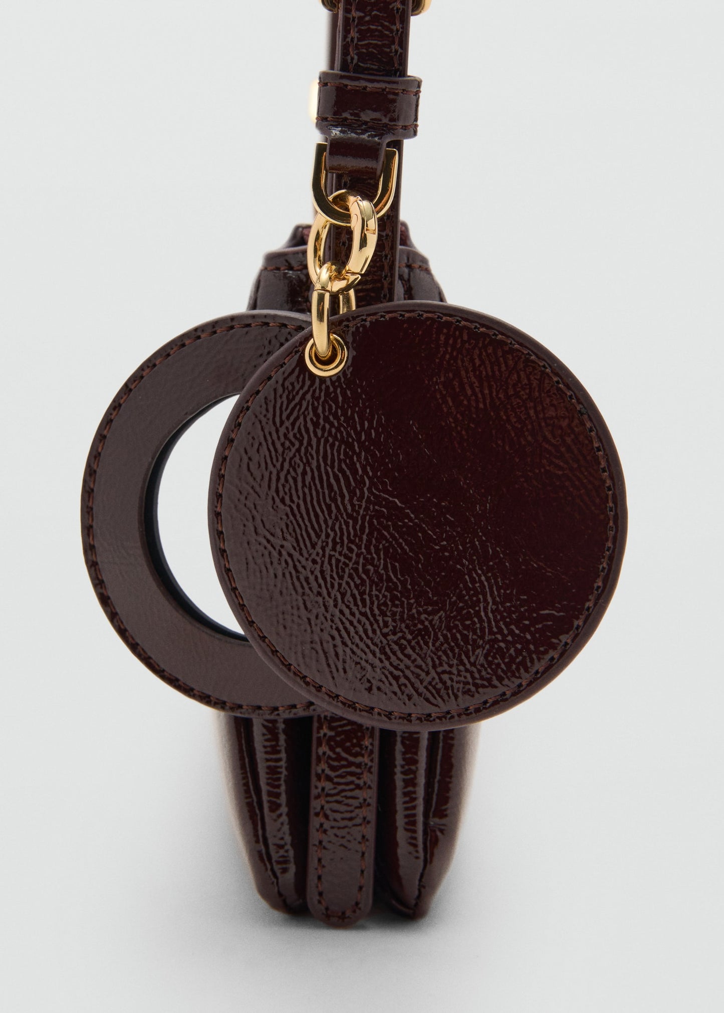 Shiny shoulder bag