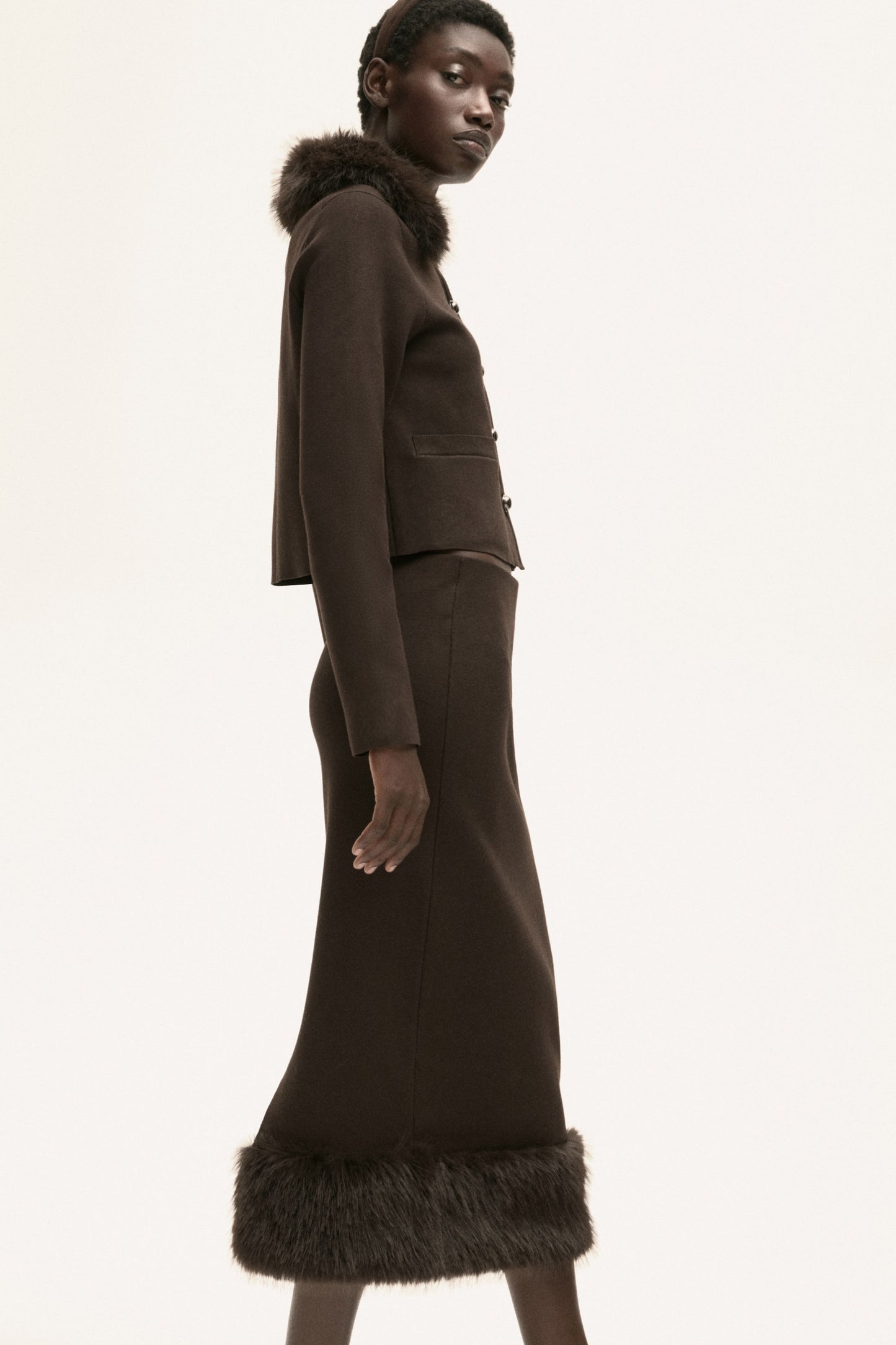 Fine-knit pencil skirt