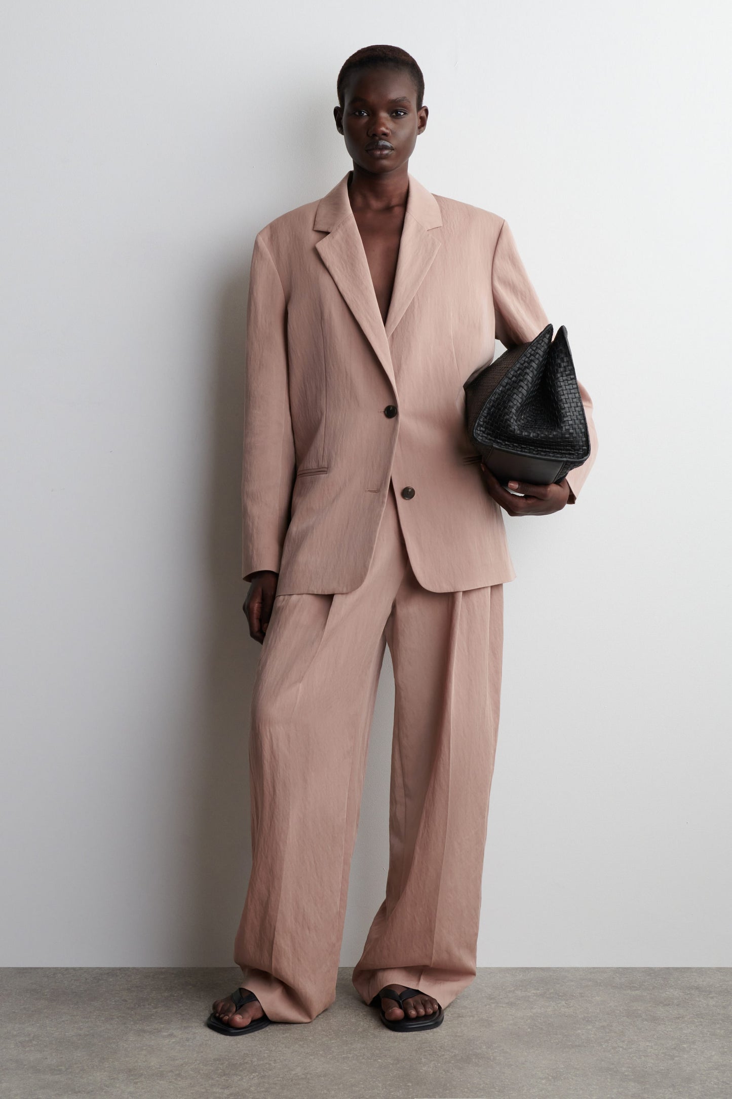 Relaxed Fluid Wide-Leg Trousers