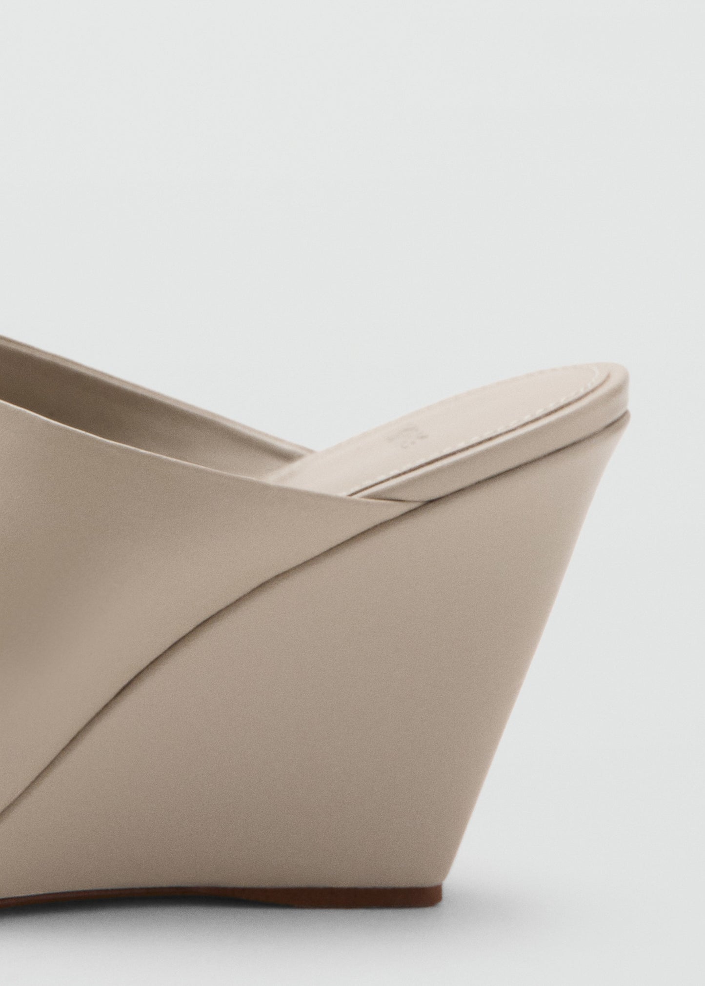 Leather wedge-heel sandals