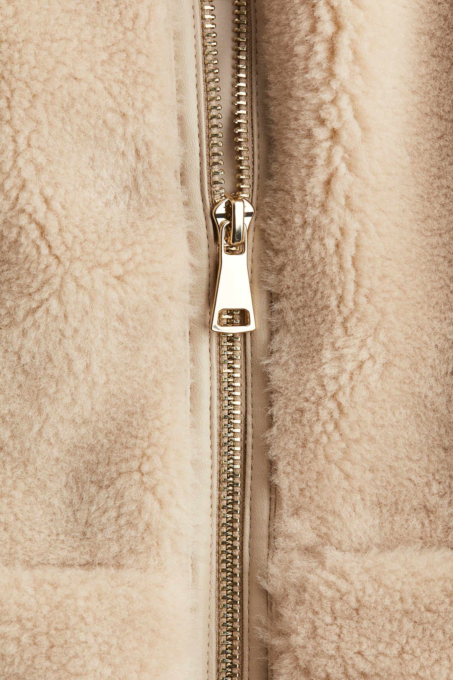 Hooded pile gilet