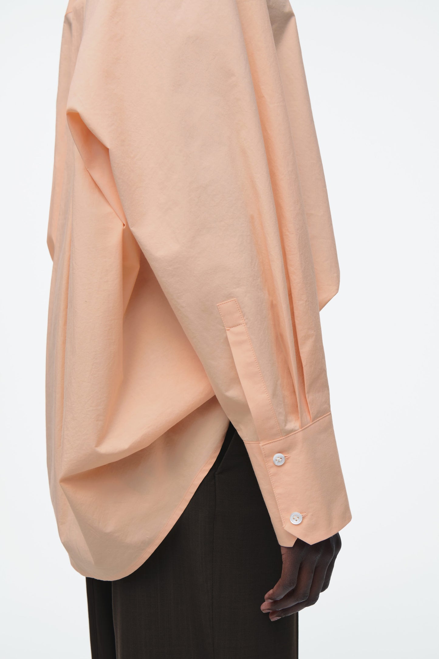 Collarless half-placket shirt