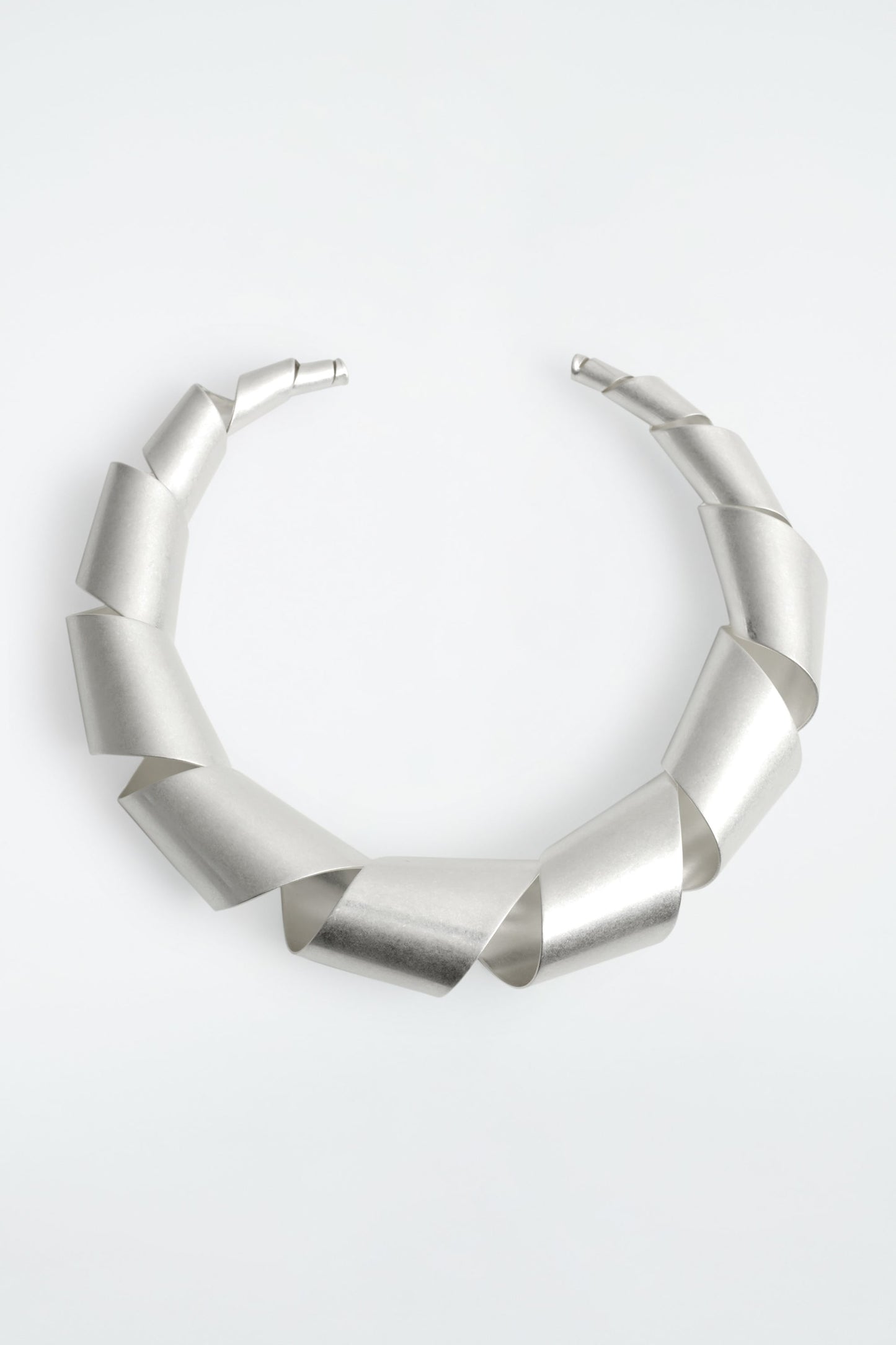 Twisted necklace