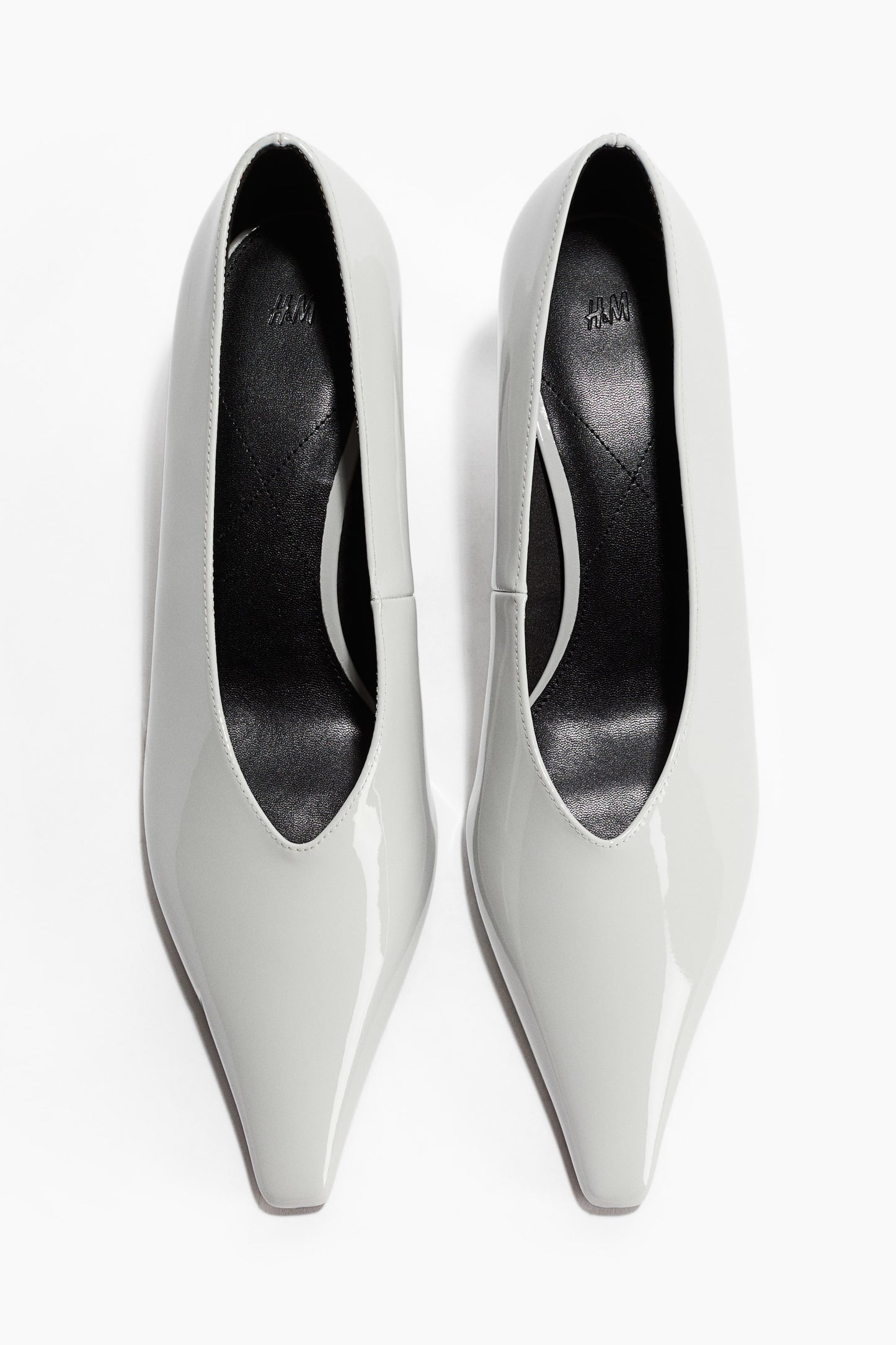 Pointed court shoes