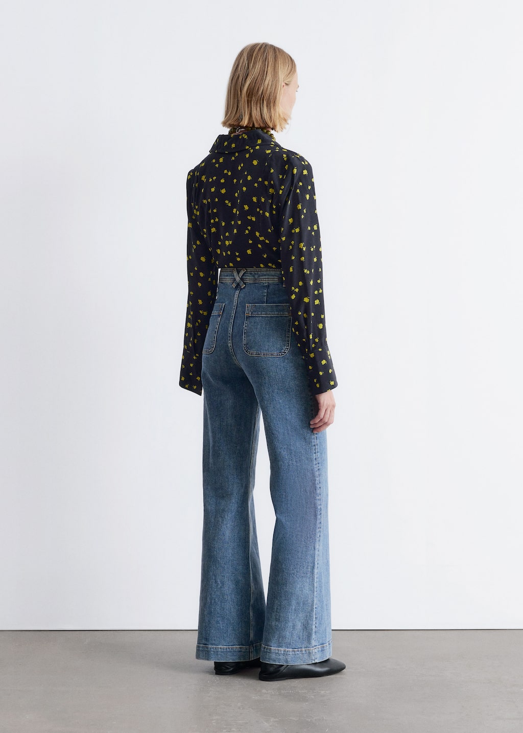 High-Waist Flared Jeans