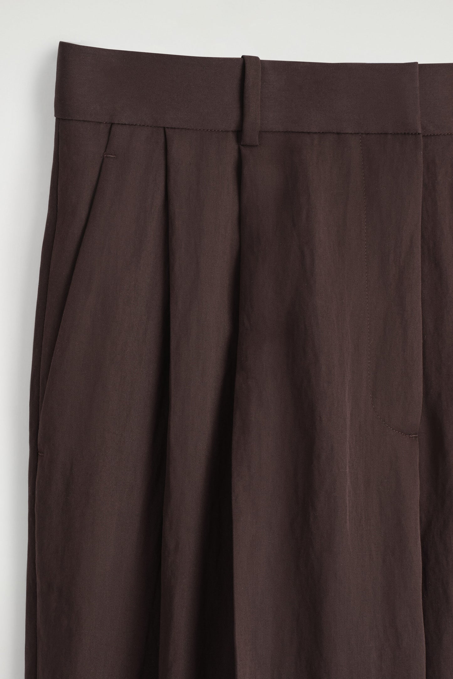 Relaxed Fluid Wide-Leg Trousers