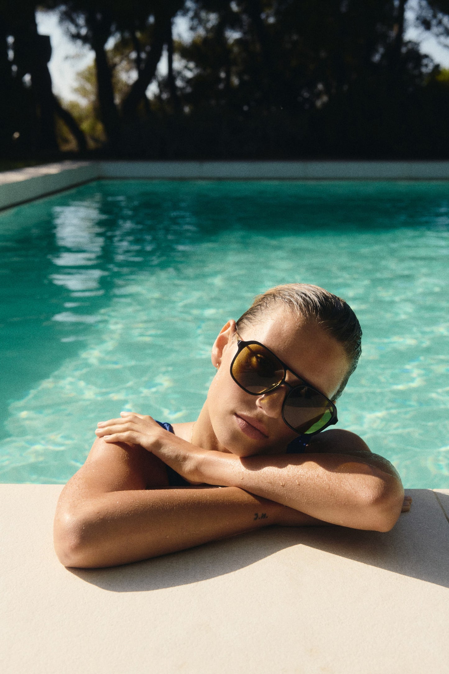 Polarised sunglasses