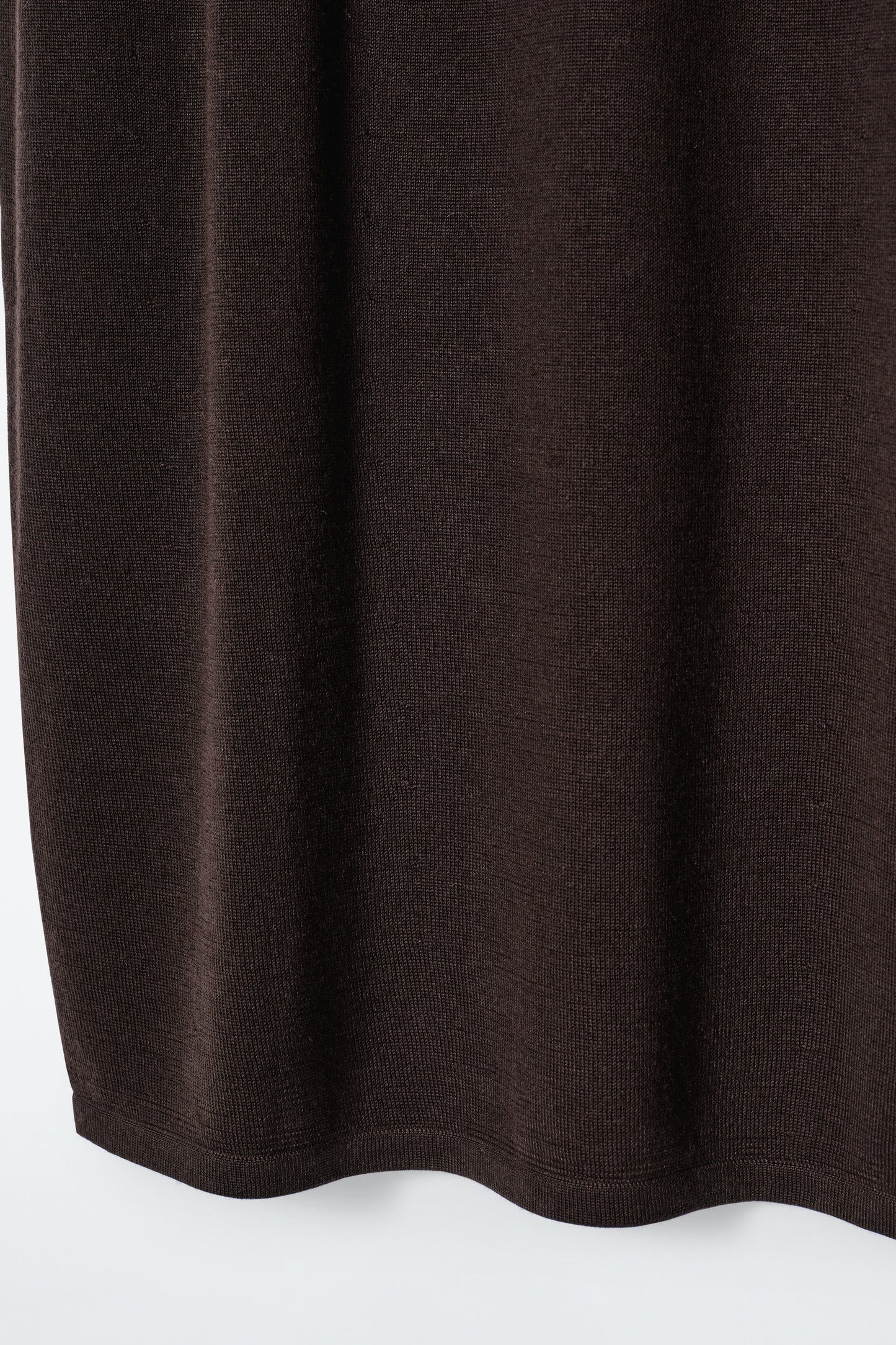 Rounded merino wool maxi skirt