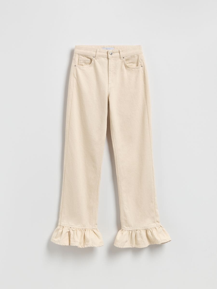 Jeans with ruffles