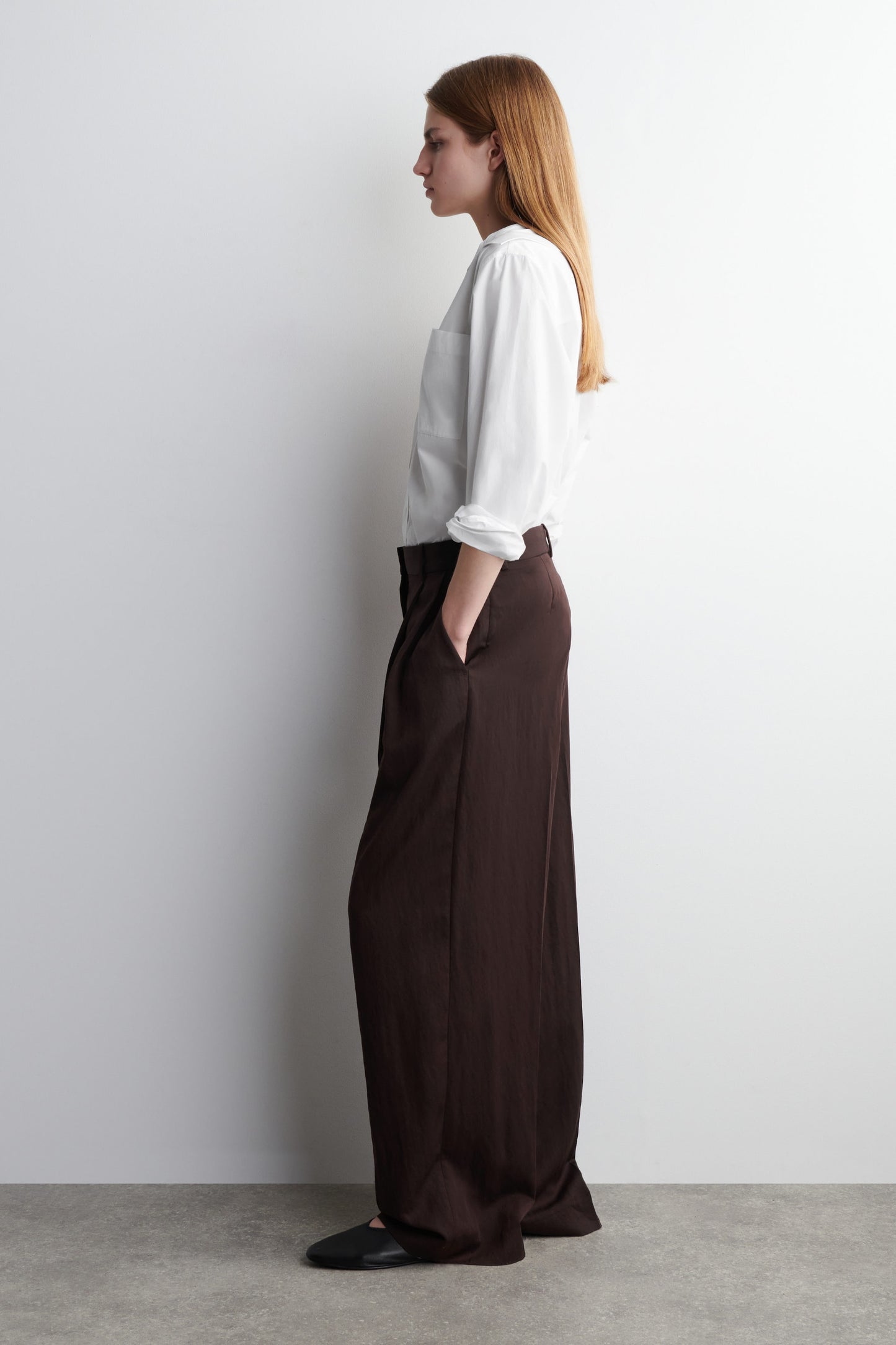 Relaxed Fluid Wide-Leg Trousers