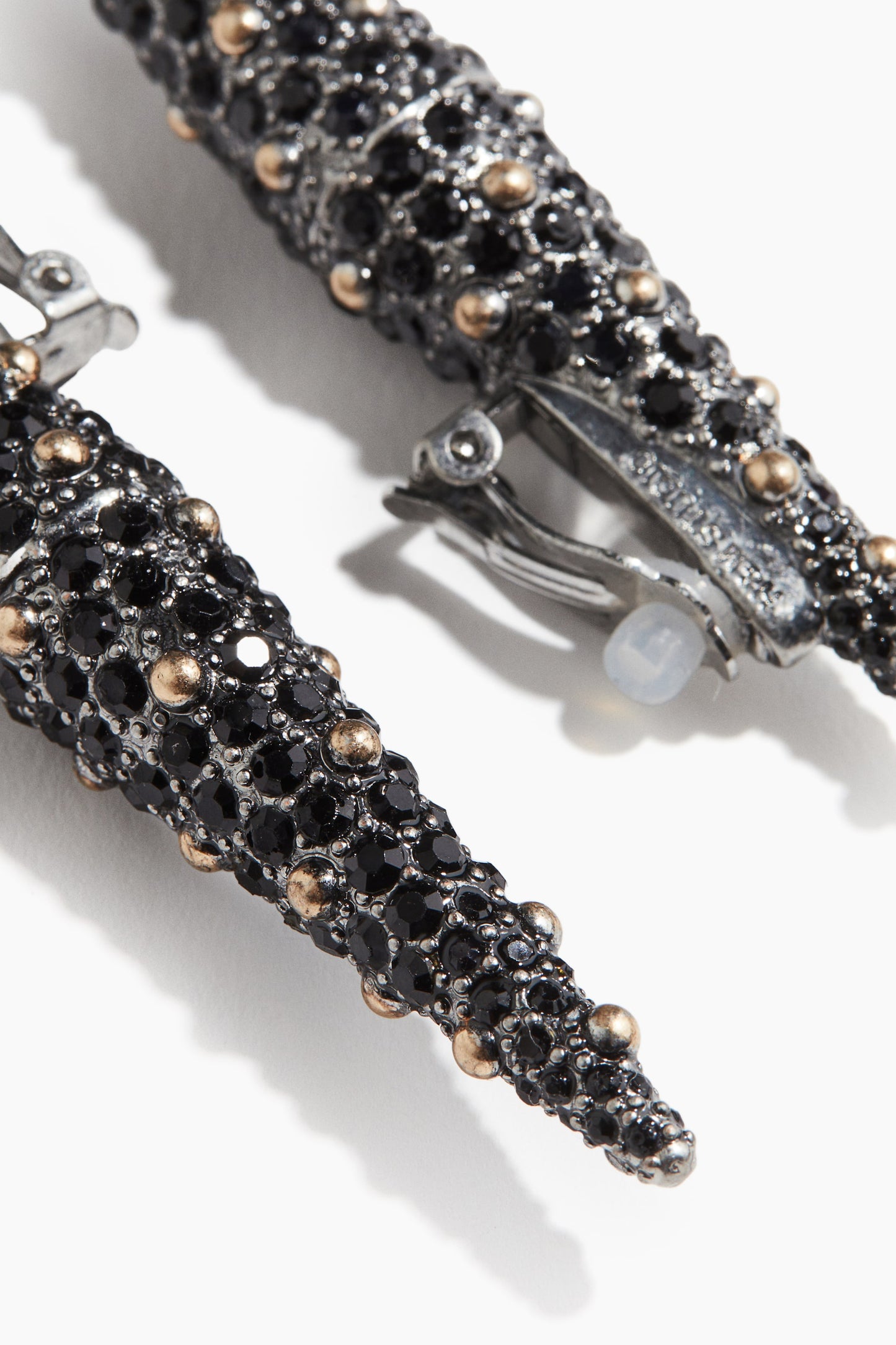 Statement clip earrings