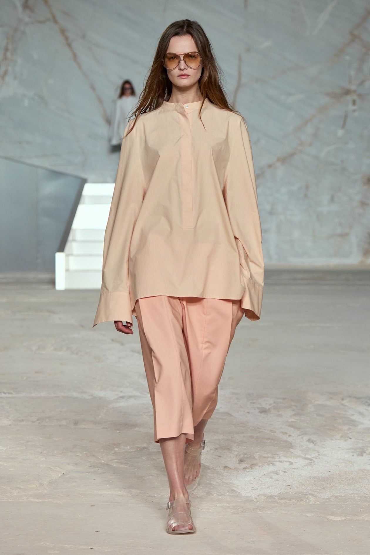 Collarless half-placket shirt
