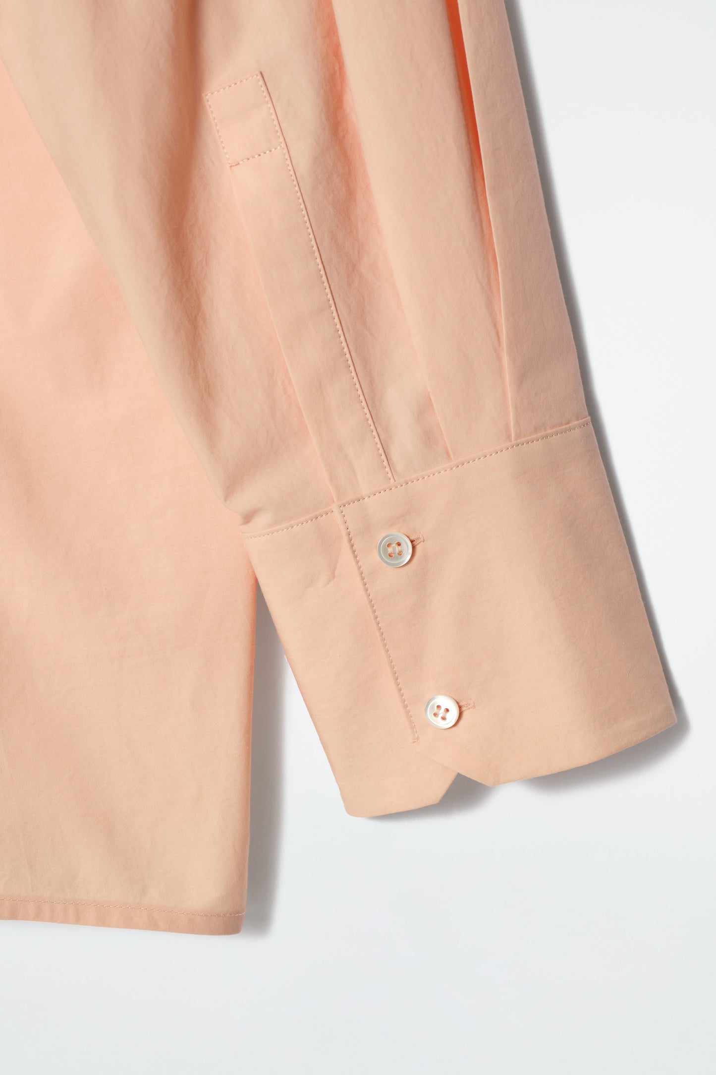 Collarless half-placket shirt