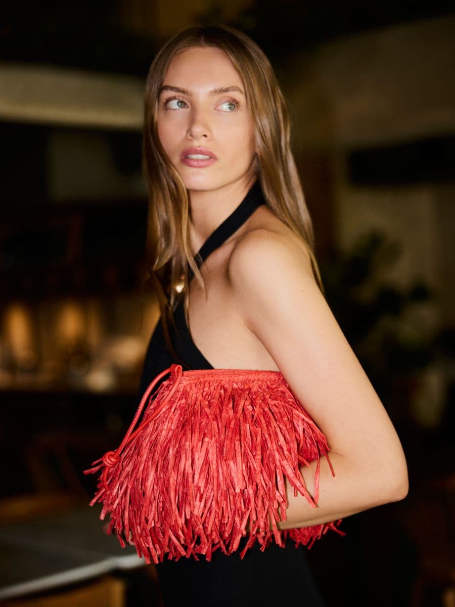 Shoulder bag with fringes