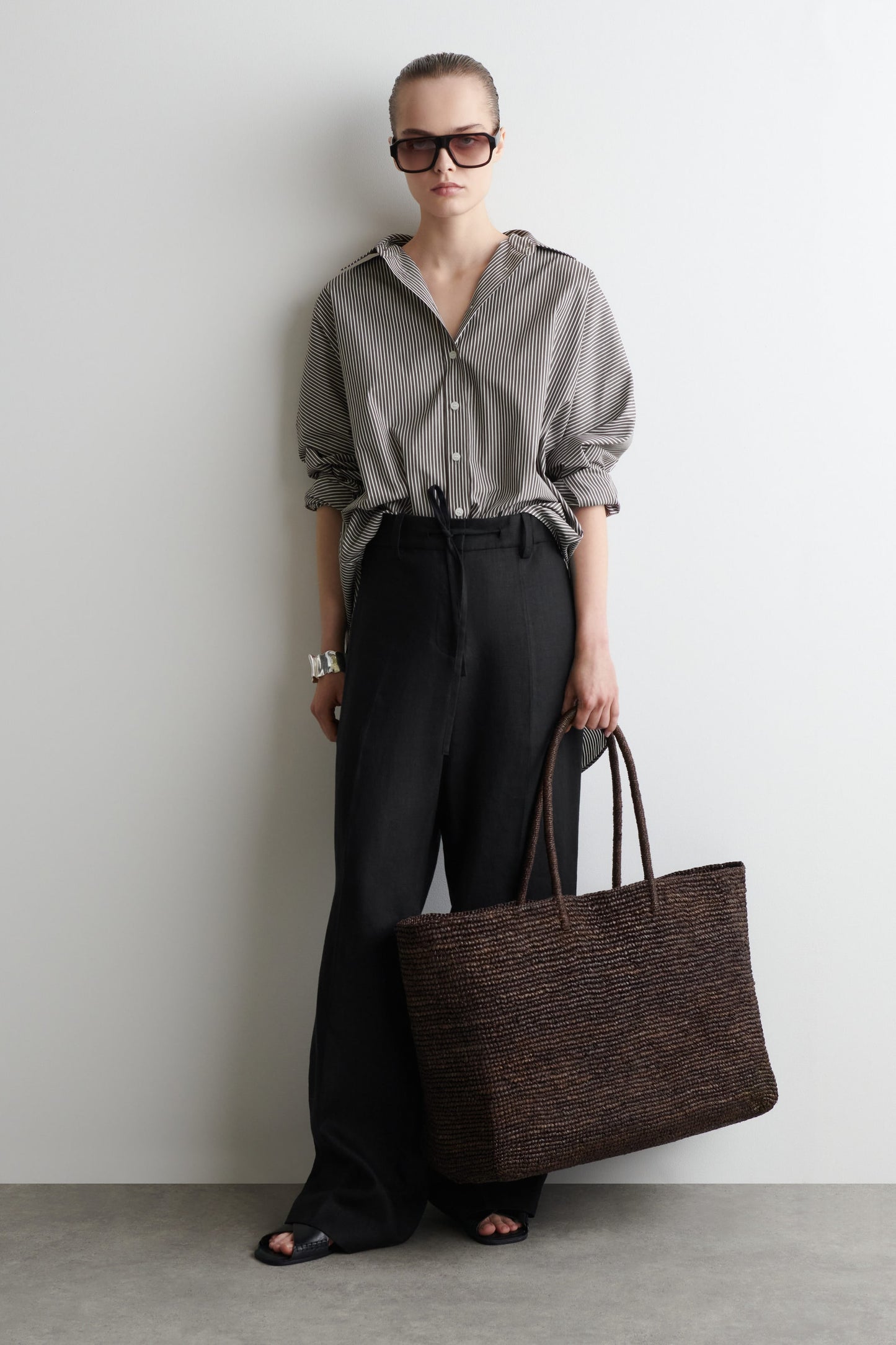 Oversized Hand-Woven Raffia Tote Bag