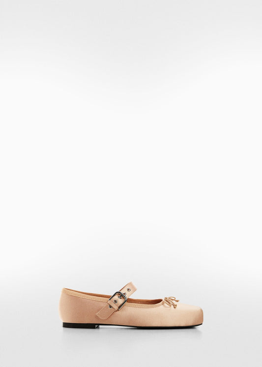 Square toe ballerina with buckle