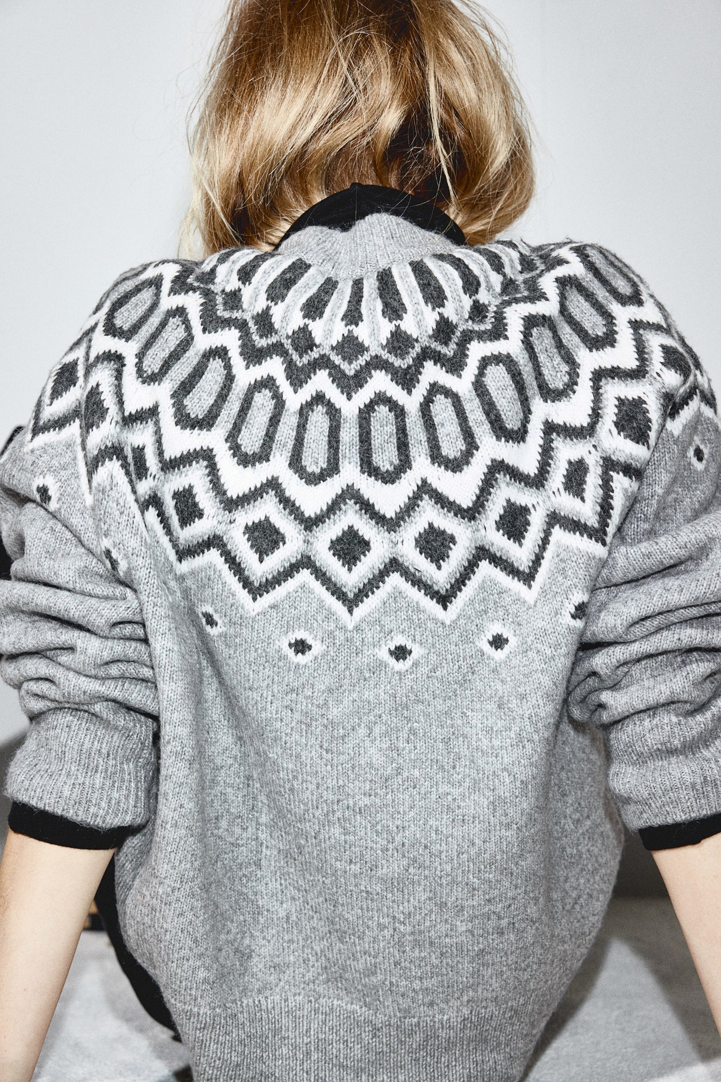 Jacquard-knit jumper
