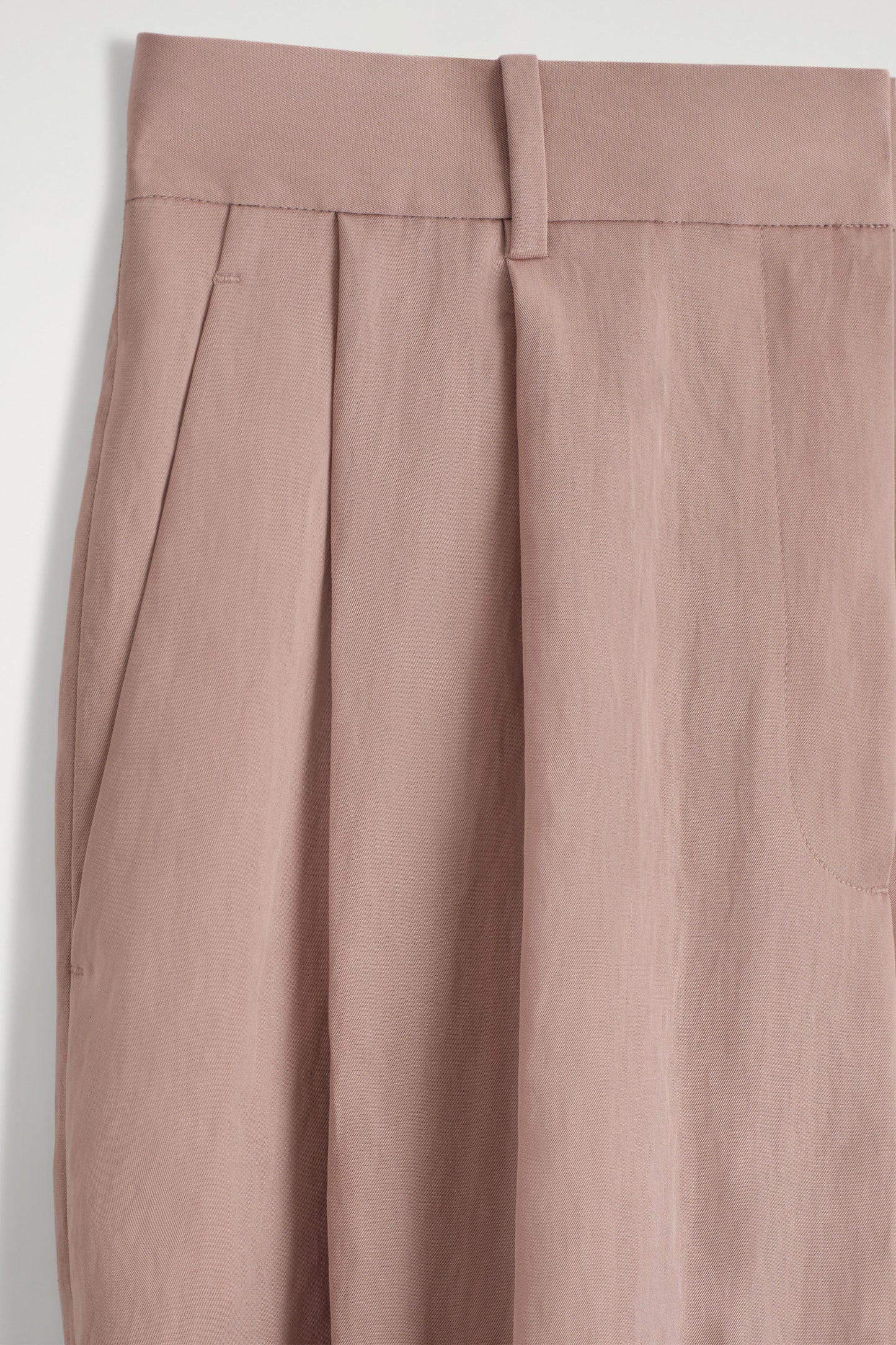Relaxed Fluid Wide-Leg Trousers
