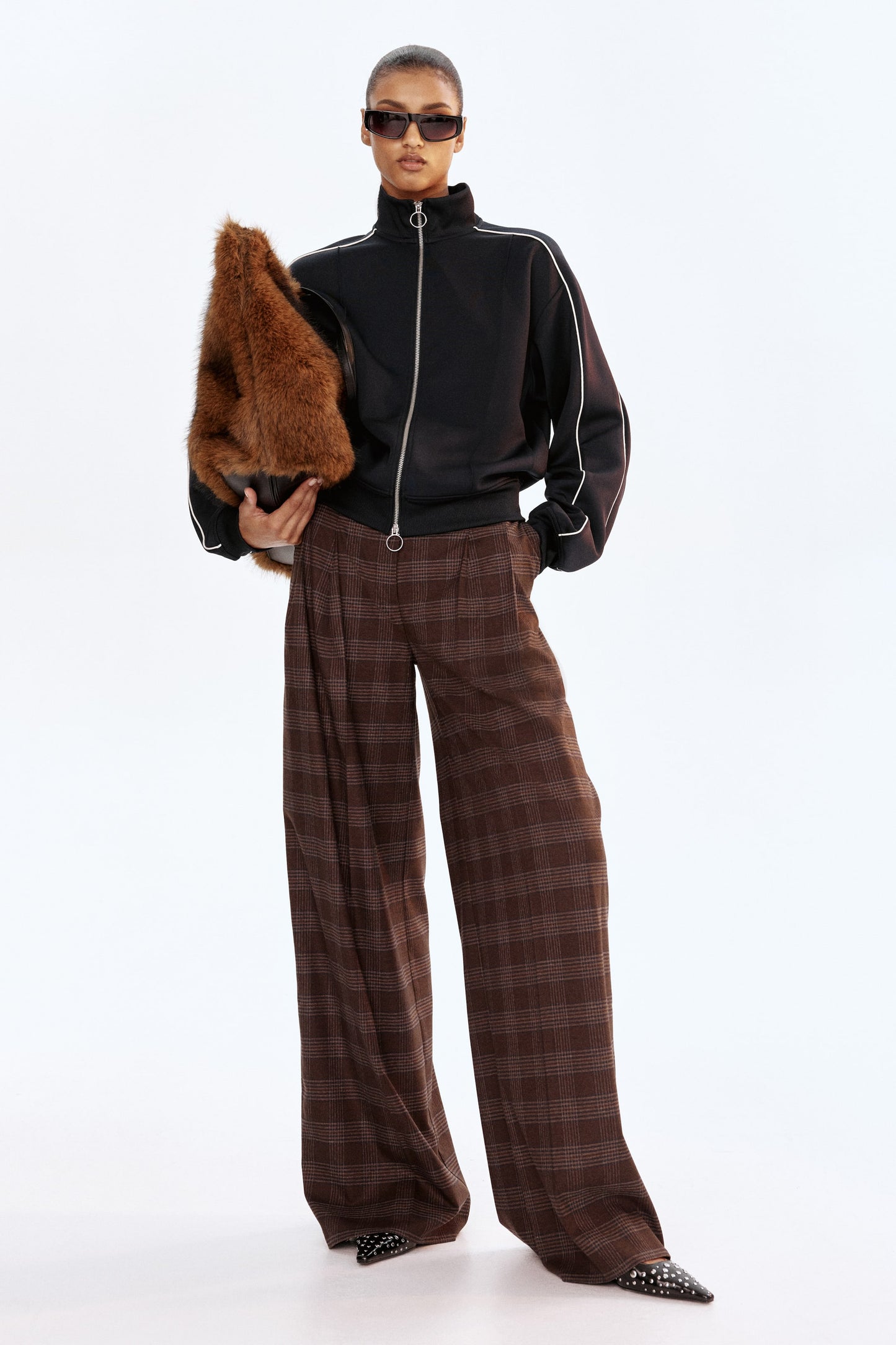 Wide tailored trousers