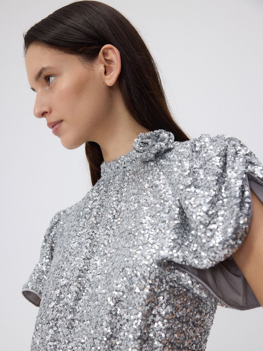 Sequin dress with puff sleeves