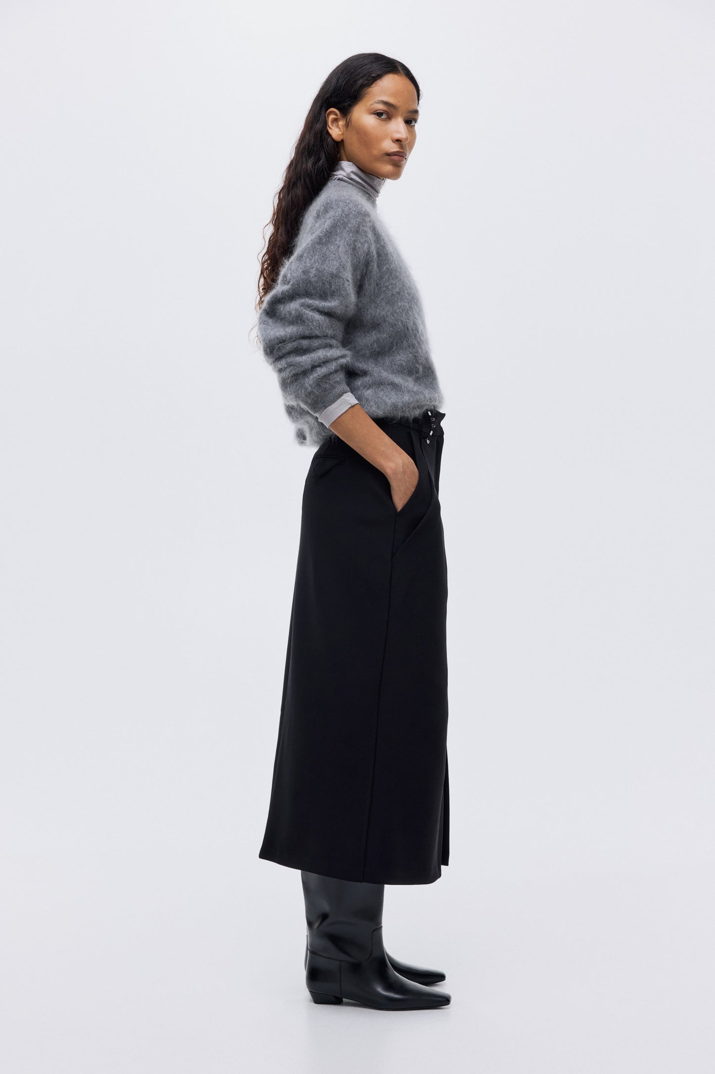 Rivet-detail pencil skirt