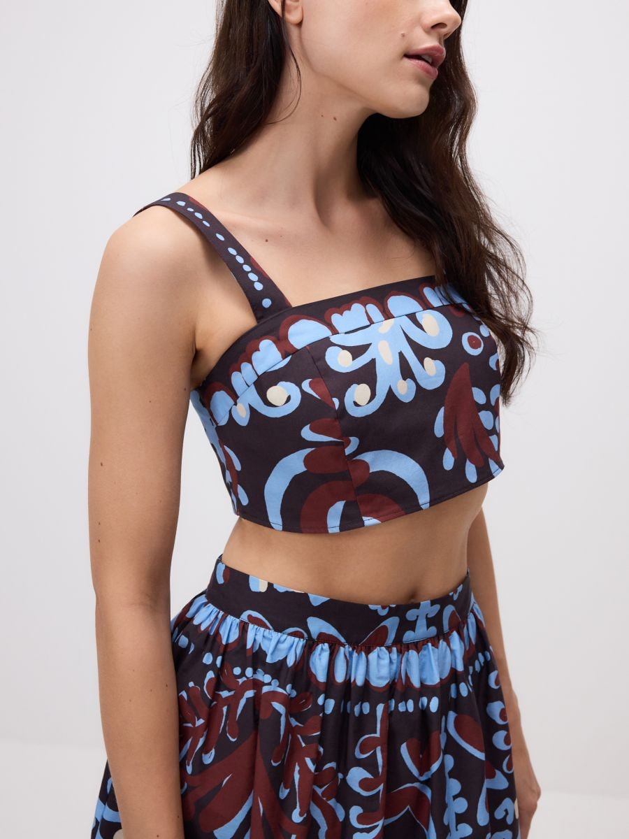 Patterned top