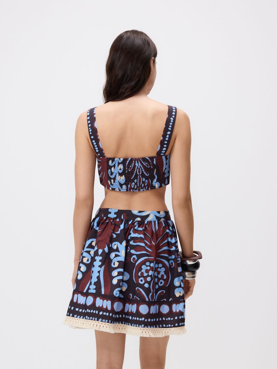 Patterned top