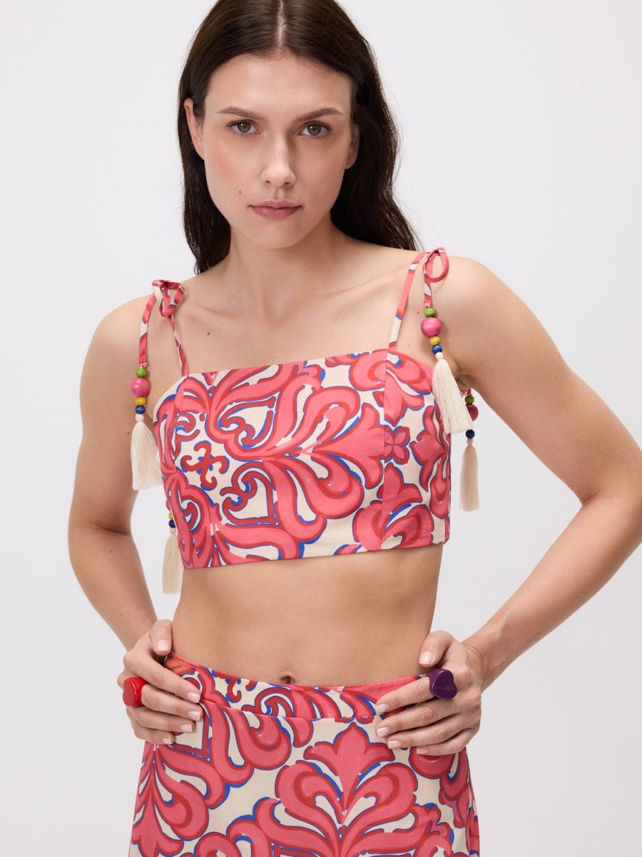 Patterned top