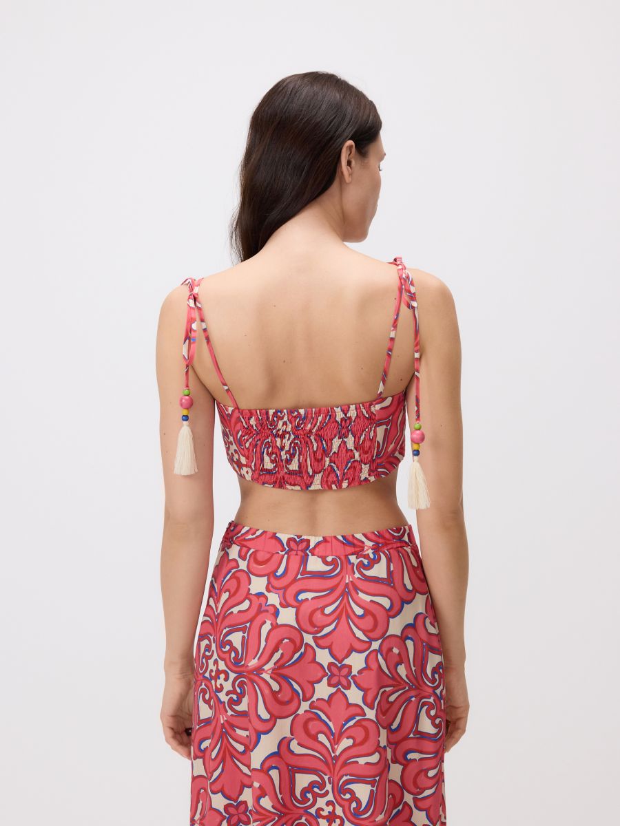 Patterned top
