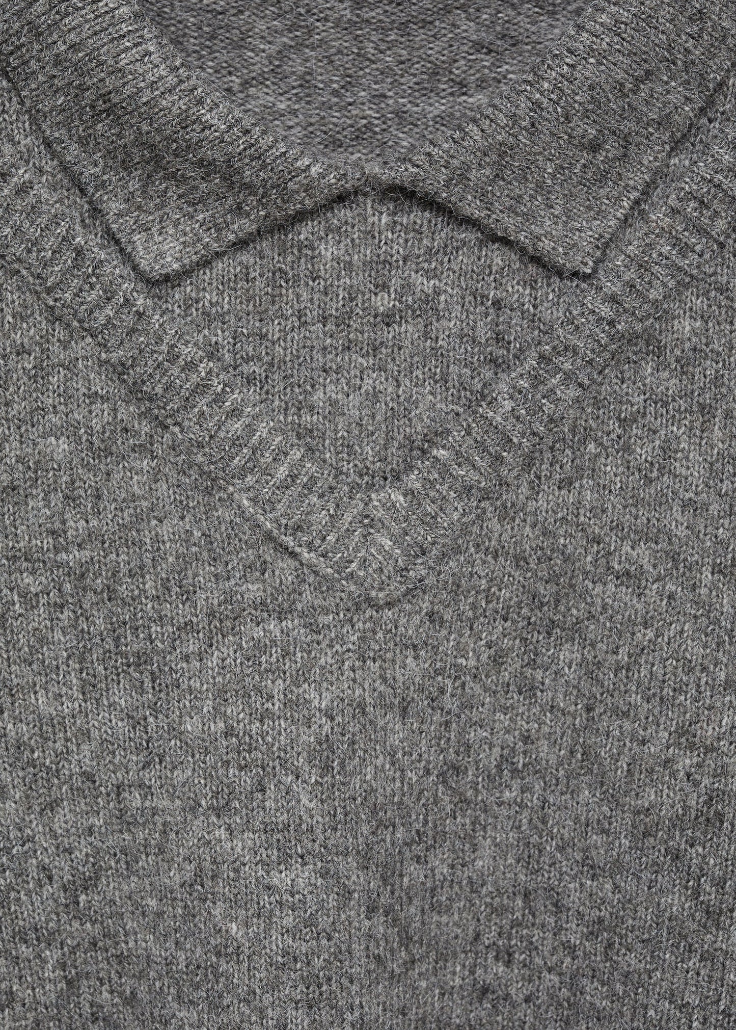 Combined shirt-collar sweater