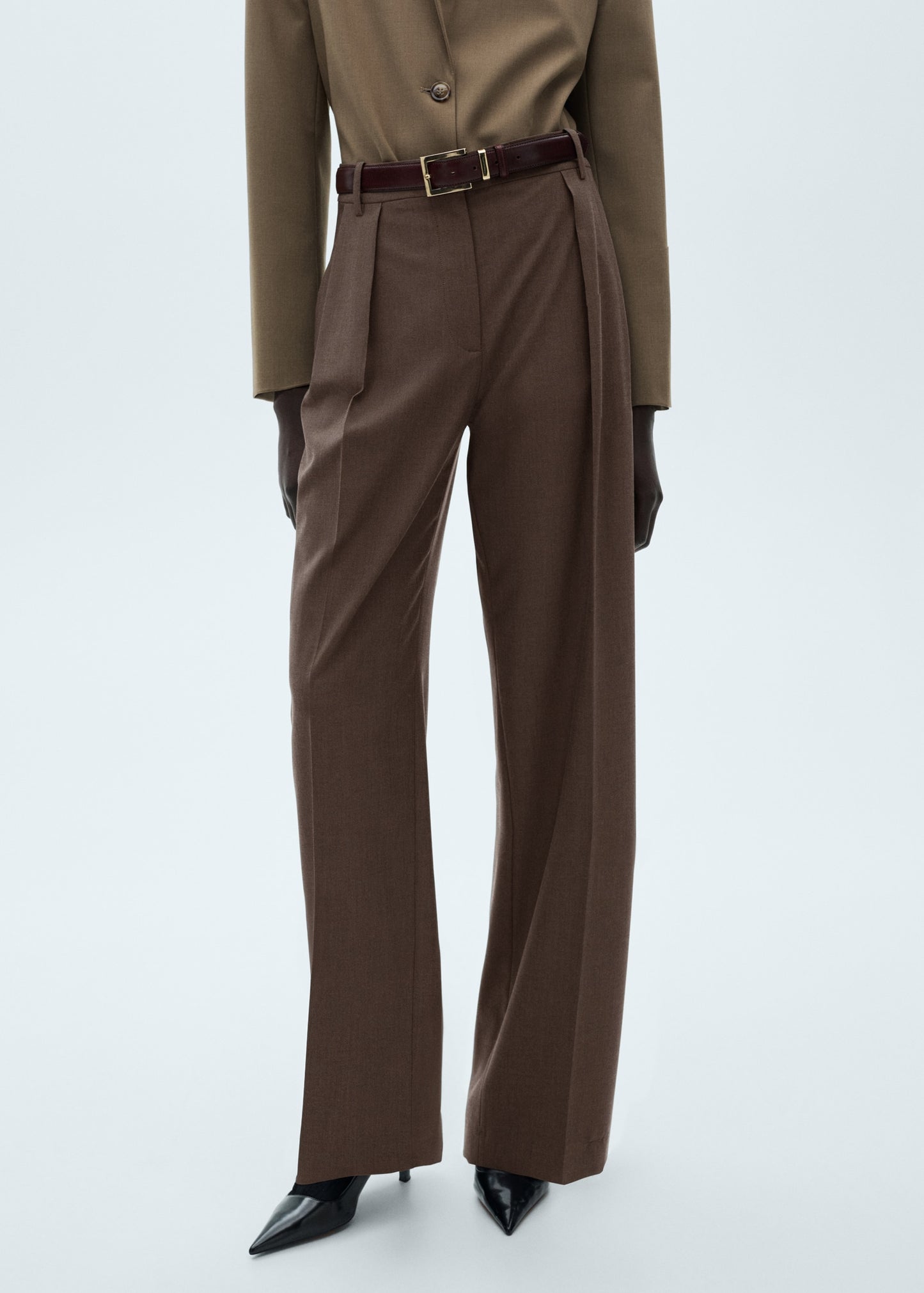Straight-fit pleated trousers