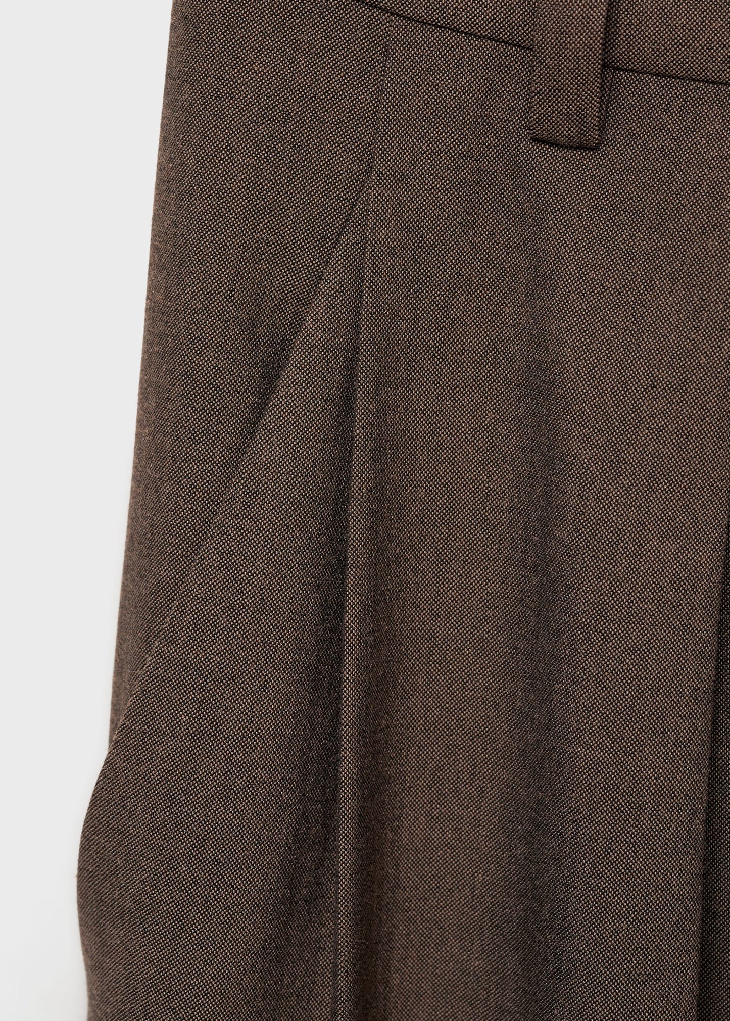 Straight-fit pleated trousers