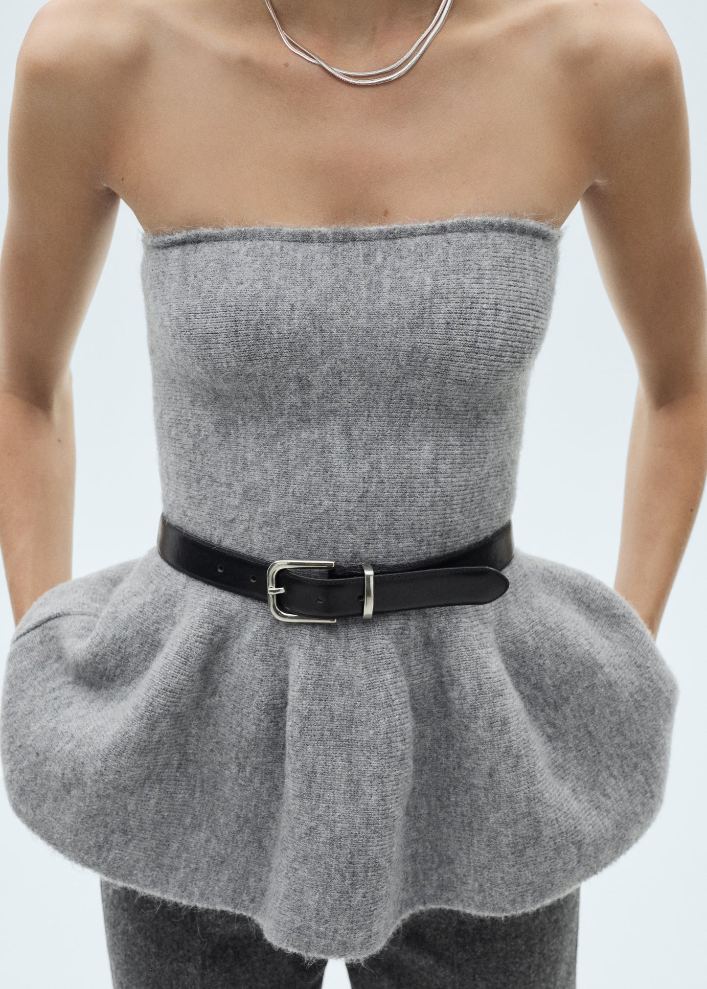 Strapless knitted top