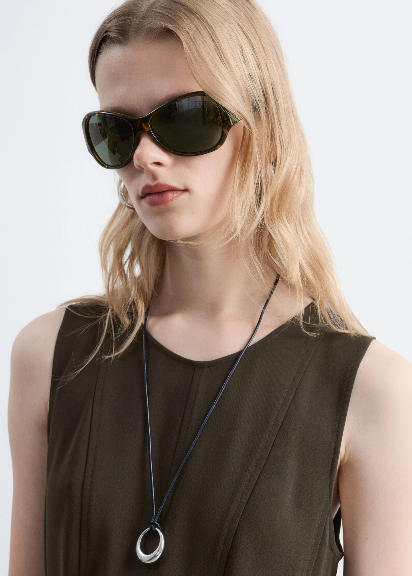 Vertical Cutline Midi Dress