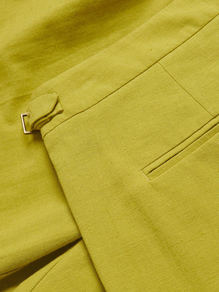 Shorts with linen blend