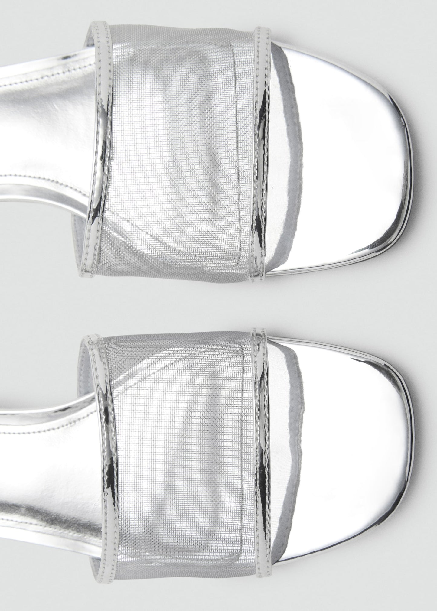Kitten sandals with mesh strap