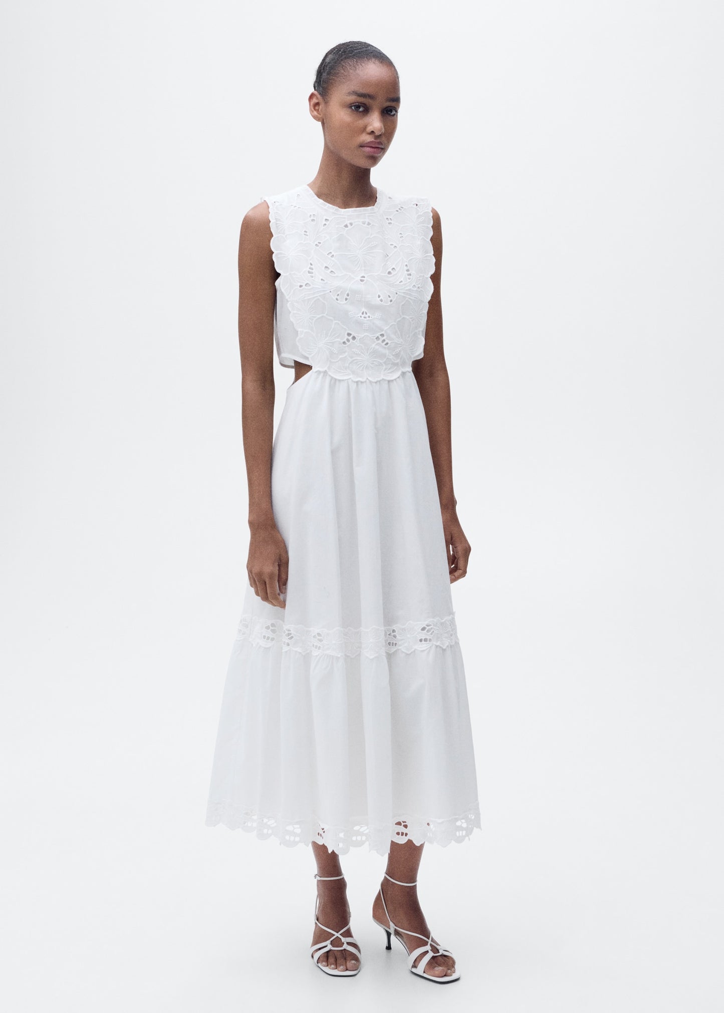 Embroidered dress with side slits