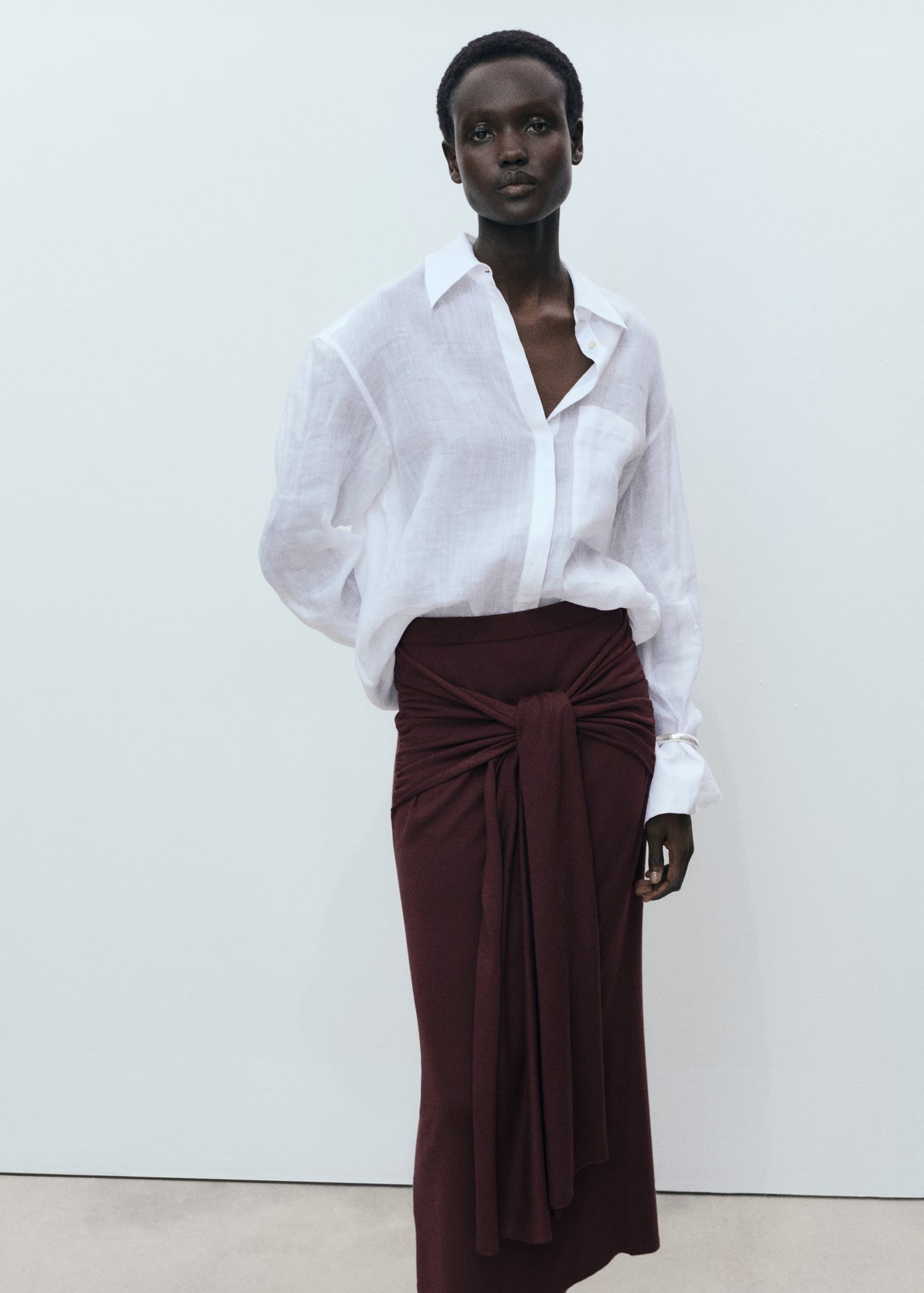 Knit skirt with knot detail