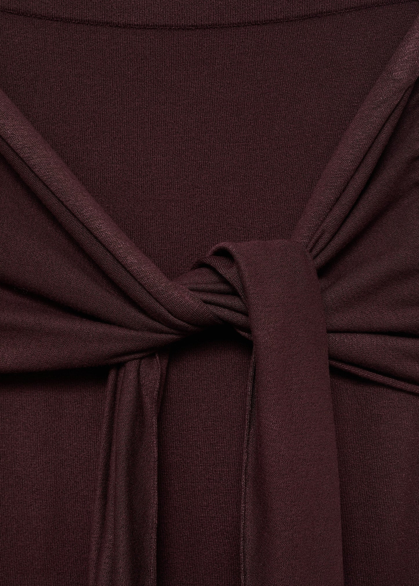 Knit skirt with knot detail
