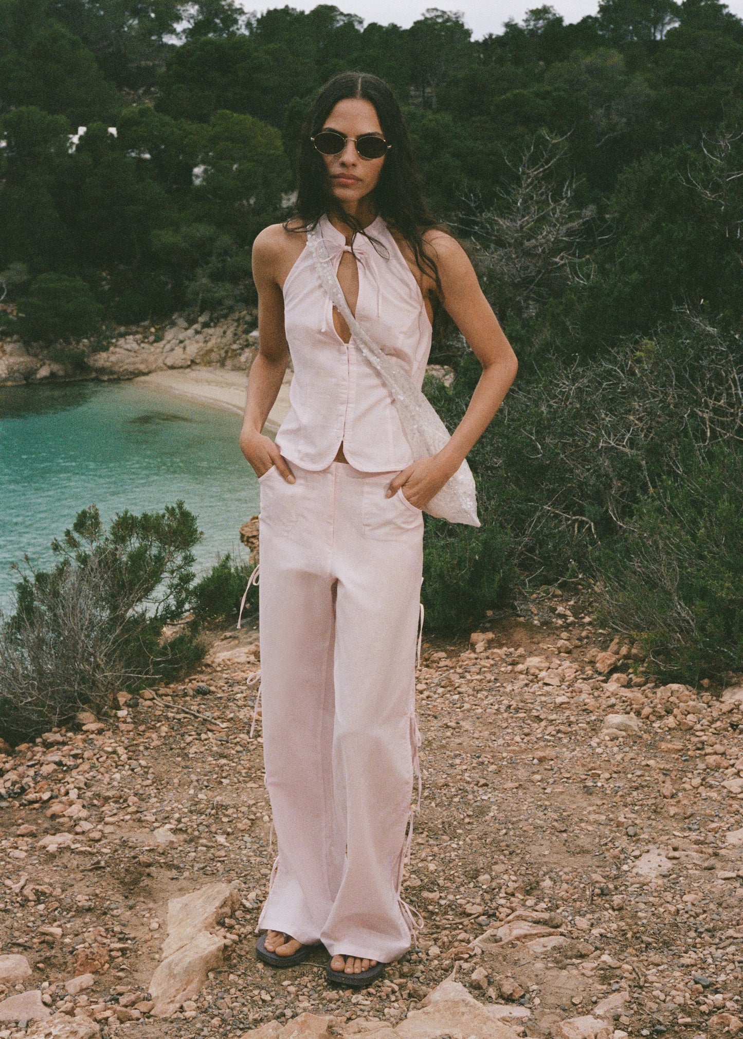 Straight trousers with slits and bows